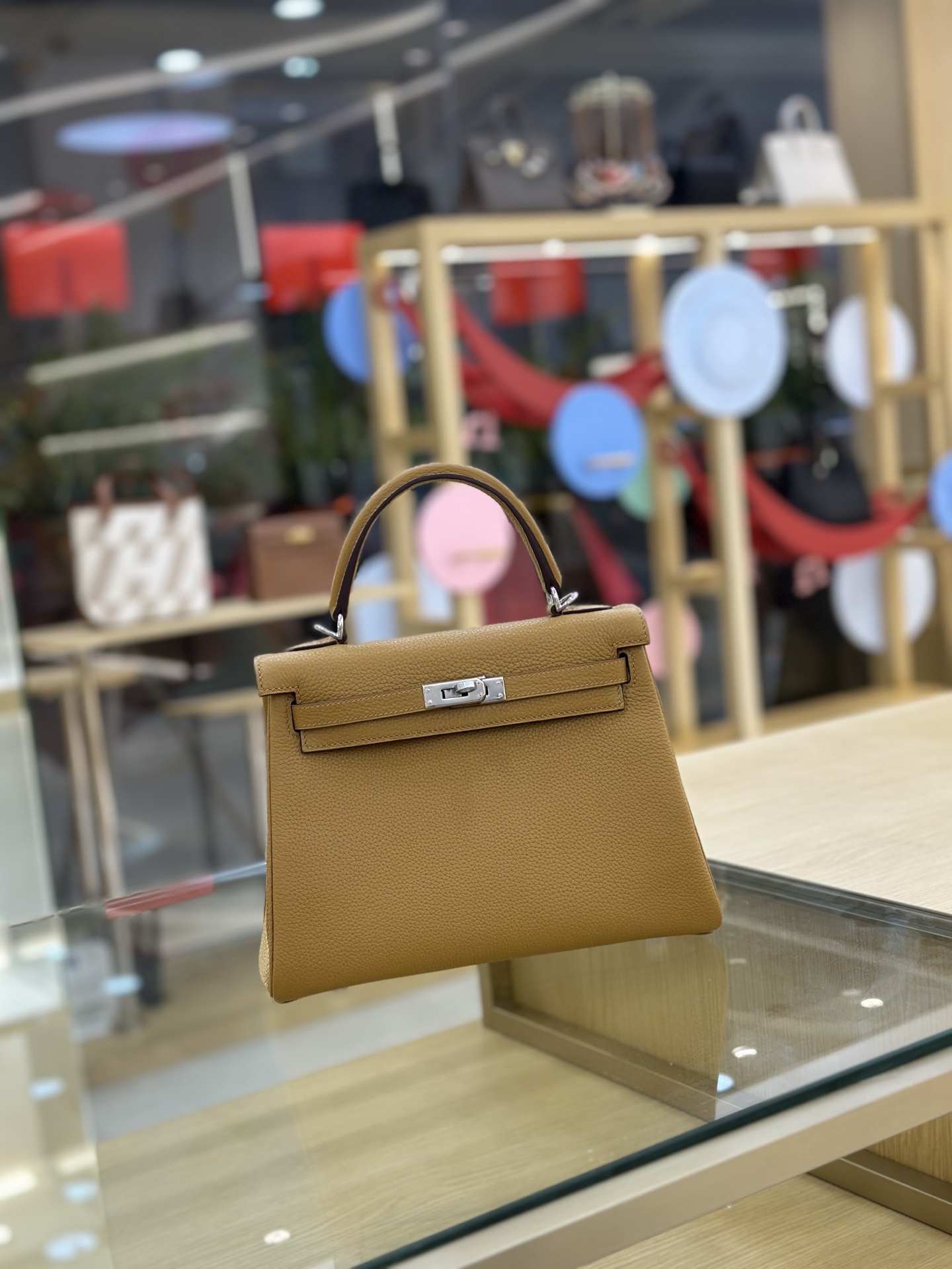 NO:698124,Fully handmade Kelly 25cm imported Togo leather wax thread. Sesame silver buckle, Hermes, Hermes, Hermes,19860909全手工现货Kelly 25cm 进口Togo皮 蜡线.芝麻色银扣,爱马仕,hermes,Hermes,,Bag