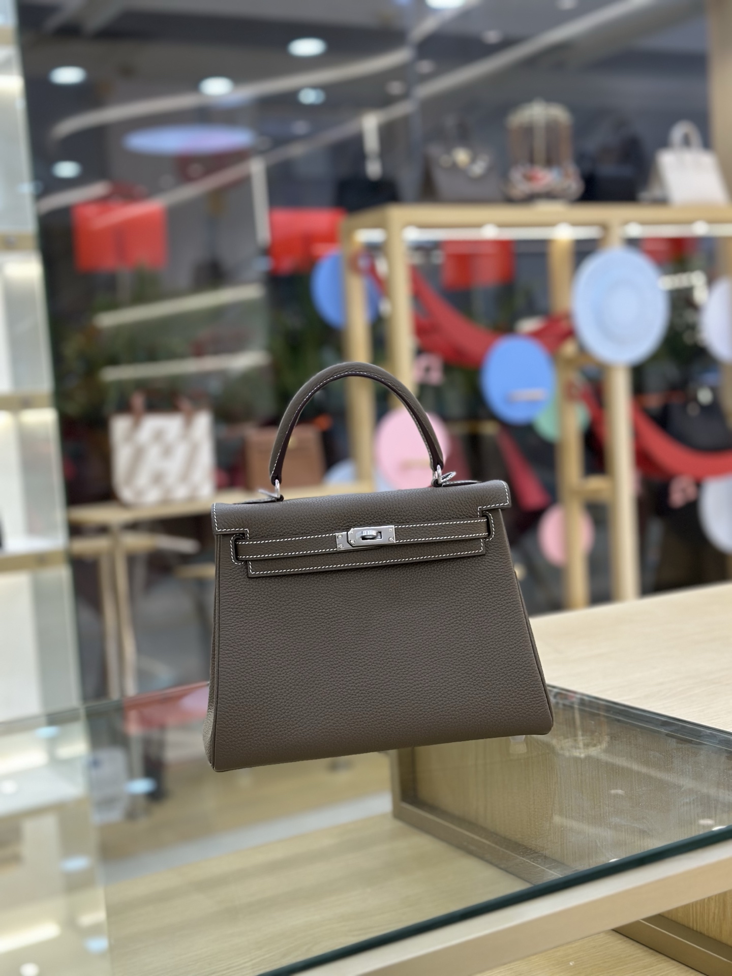 NO:698132,Fully handmade Kelly 25cm imported Togo leather wax thread. Elephant gray silver buckle, Hermes, hermes, Hermes,19860909全手工现货Kelly 25cm 进口Togo皮 蜡线.大象灰银扣,爱马仕,hermes,Hermes,,Bag