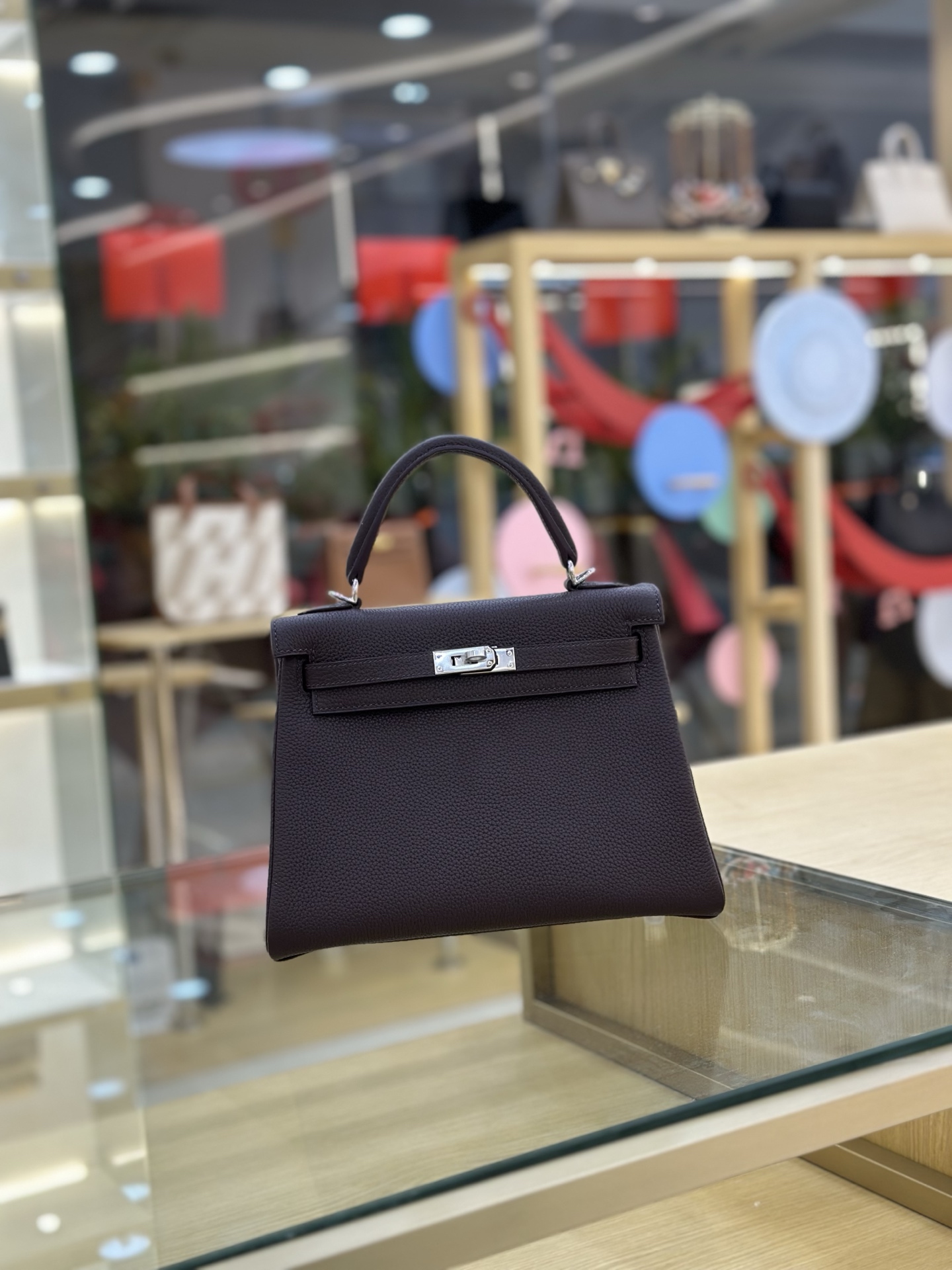 NO:698134,Fully handmade Kelly 25cm imported Togo leather wax thread. Ebony silver buckle, Hermes, Hermes, Hermes,19860909全手工现货Kelly 25cm 进口Togo皮 蜡线.乌木色银扣,爱马仕,hermes,Hermes,,Bag