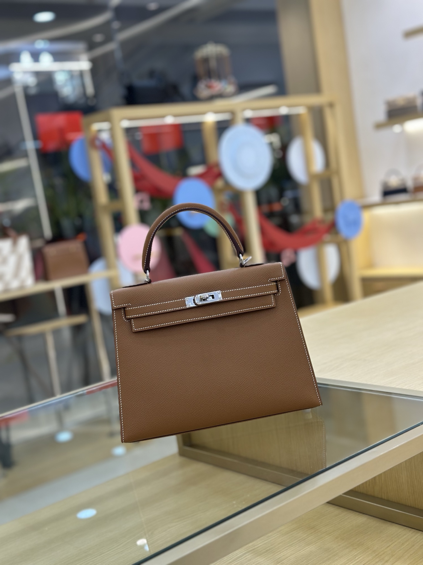 NO:698499,Fully handmade Kelly 25/28 outer seam, original Esom leather, hand-sewn with beeswax thread, gold brown silver buckle, ready stock ~, Hermes, hermes, Hermes,19860909全手工Kelly 25/28 外缝 原厂Esom皮 蜜蜡线手工缝制 金棕银扣 现货～,爱马仕,hermes,Hermes,,Bag