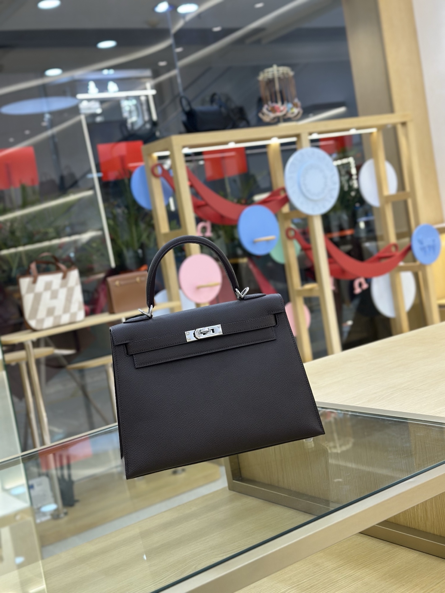 NO:698491,Fully handmade Kelly 25 outer seam, imported Esom leather, ebony silver buckle, ready stock ~, Hermes, hermes, Hermes,19860909全手工Kelly 25外缝 进口Esom皮 乌木色银扣 现货～,爱马仕,hermes,Hermes,,Bag