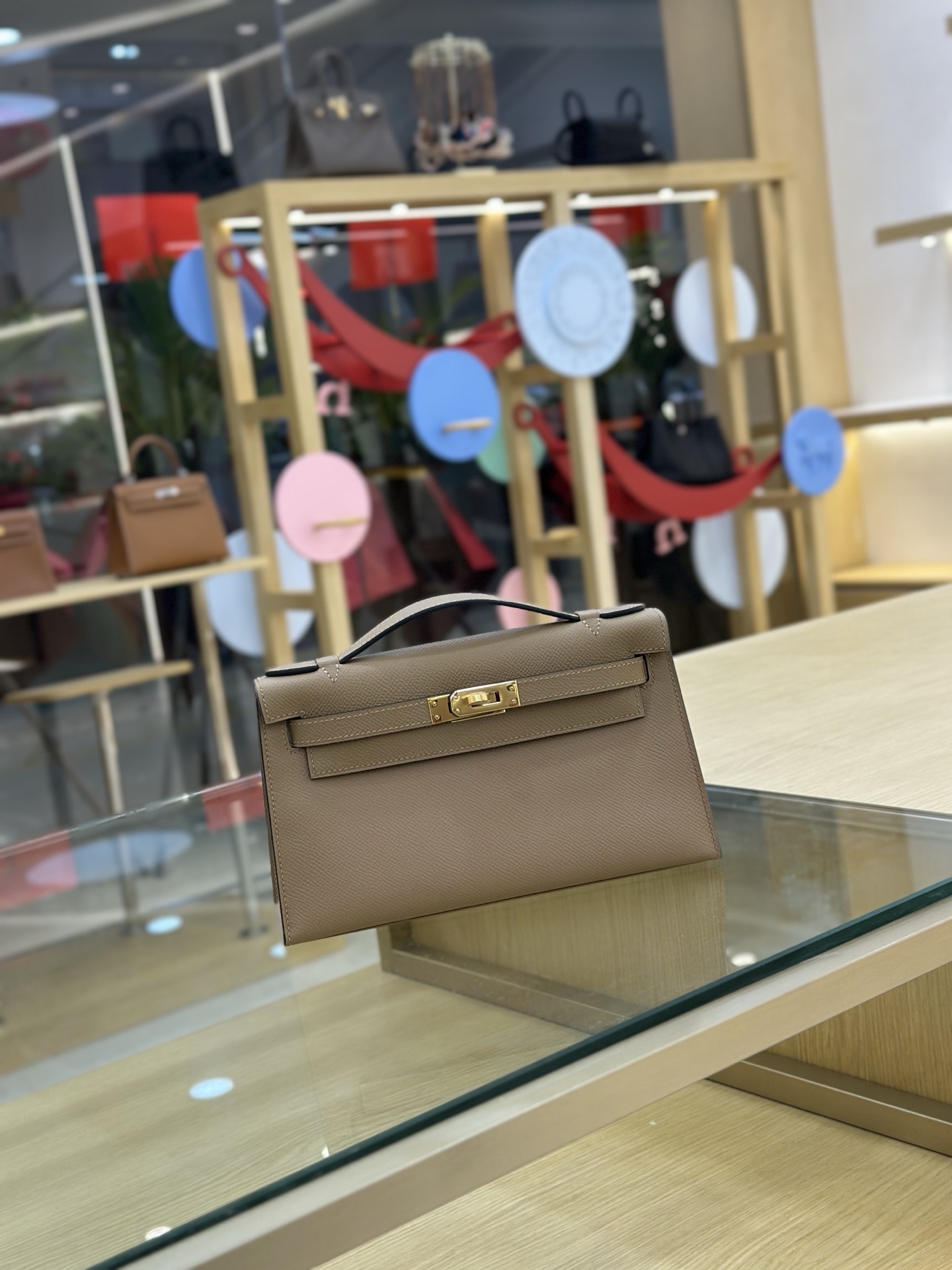 NO:698097,Fully hand-stitched wax thread Mini Kelly 22cm handbag/evening bag esom leather milk tea silver buckle, Hermes, Hermes, Hermes,19860909全手缝蜡线一代Mini Kelly 22cm 手包/晚宴包 esom皮 奶茶色银扣,爱马仕,hermes,Hermes,,Bag