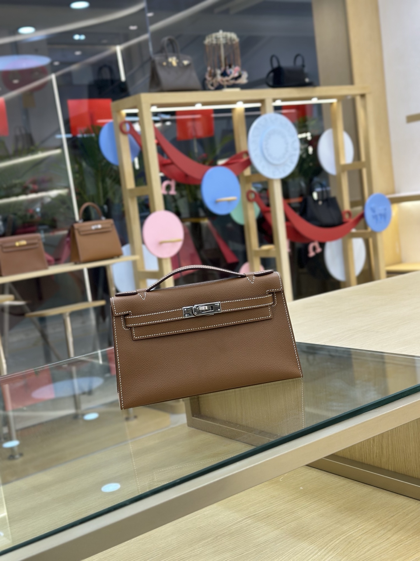 NO:698114,Fully hand-stitched wax thread Mini Kelly 22cm clutch/evening bag esom leather golden brown silver buckle, Hermes, Hermes, Hermes,19860909全手缝蜡线一代Mini Kelly 22cm 手包/晚宴包 esom皮 金棕色 银扣,爱马仕,hermes,Hermes,,Bag