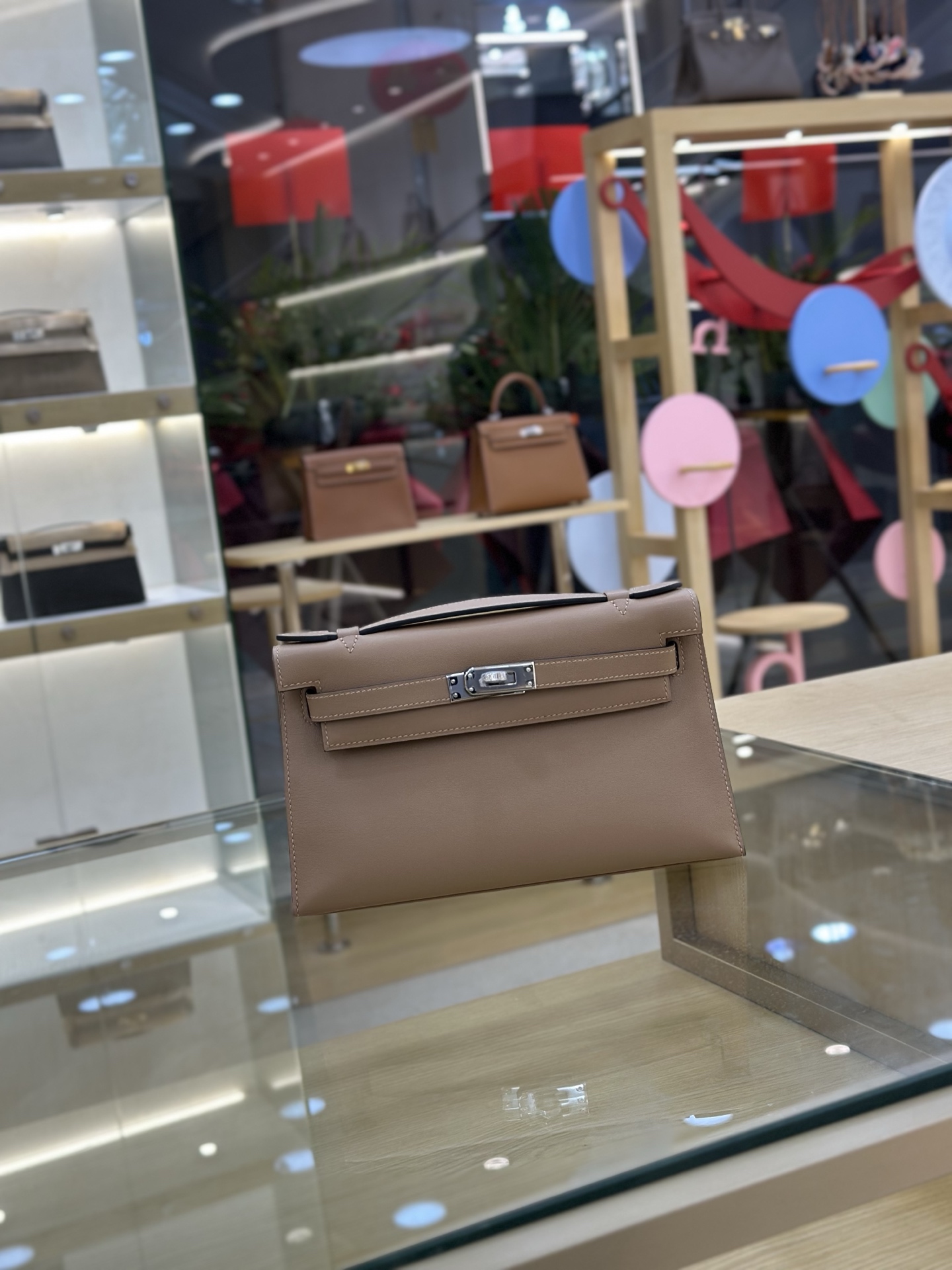 NO:698096,Fully hand-stitched Mini Kelly 22cm imported Swift leather milk tea silver buckle, Hermes, hermes, stuart weitzman, Hermes,19860909全手缝一代Mini Kelly 22cm 进口Swift皮 奶茶 银扣,爱马仕,hermes,stuart weitzman,Hermes,,Bag
