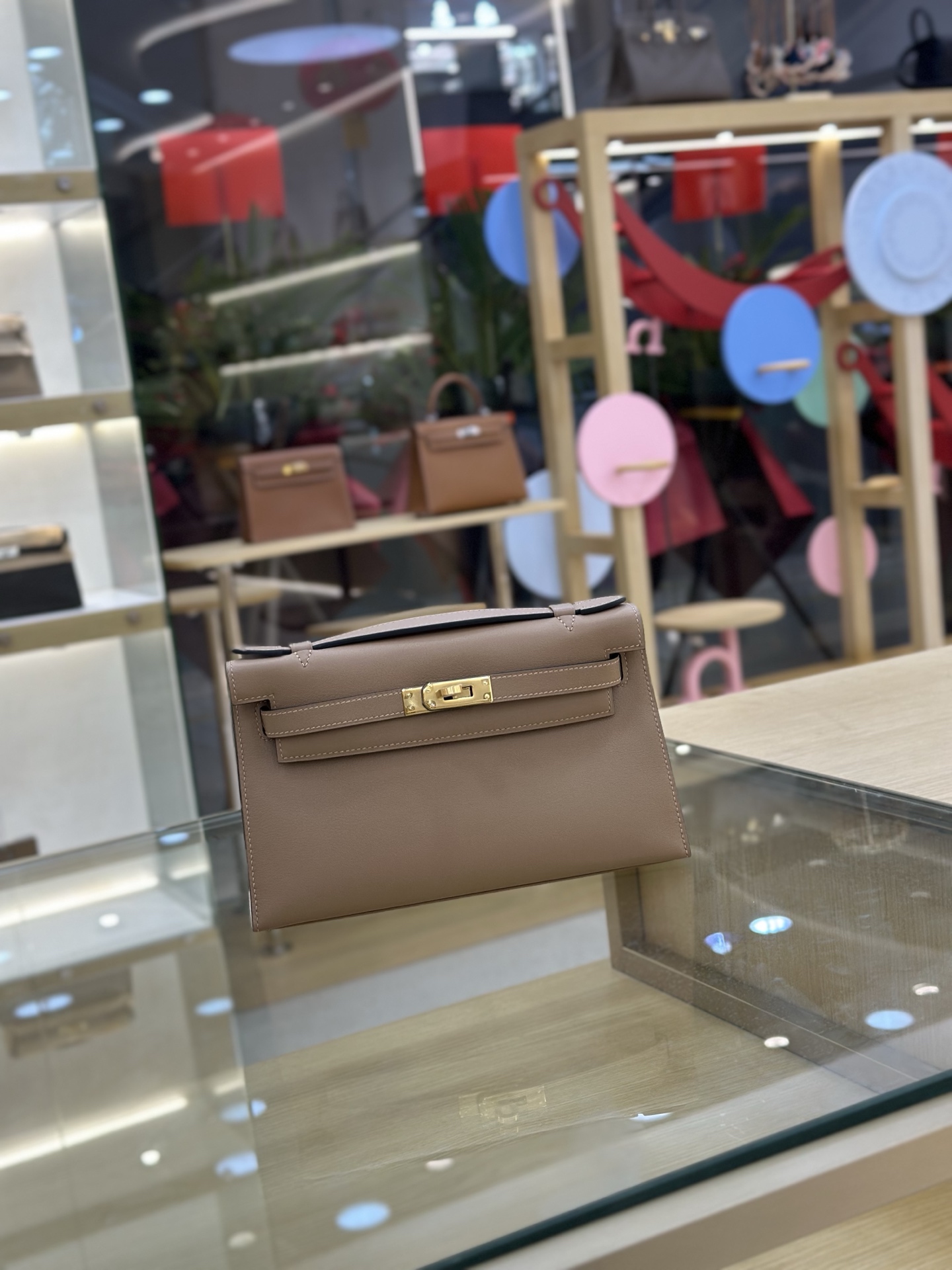 NO:698101,Fully hand-stitched Mini Kelly 22cm imported Swift leather milk tea gold buckle, Hermes, hermes, stuart weitzman, Hermes,19860909全手缝一代Mini Kelly 22cm 进口Swift皮 奶茶 金扣,爱马仕,hermes,stuart weitzman,Hermes,,Bag