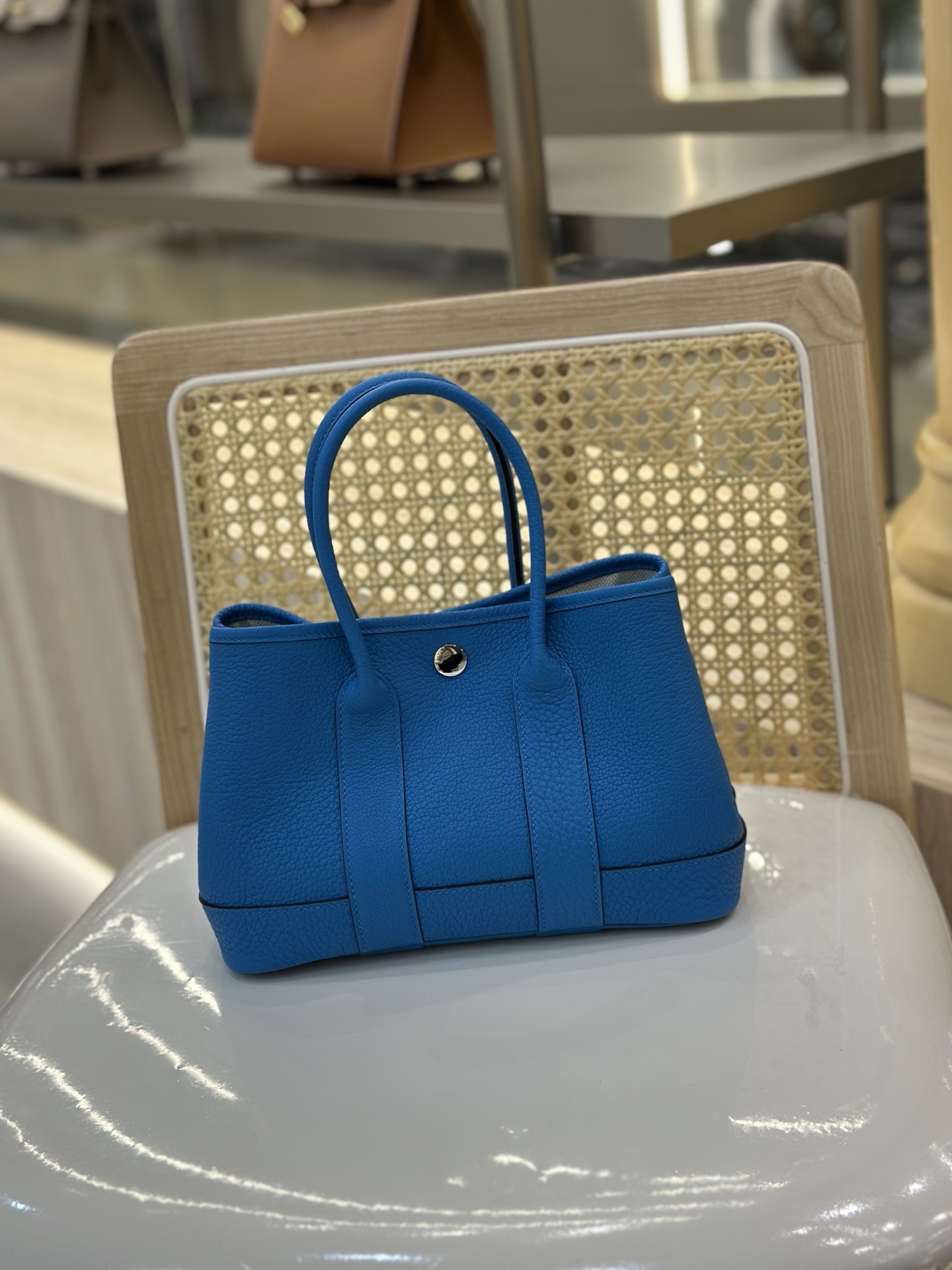 NO:698181,in stock: blue mini garden bag garden arty 23cm full leather negonda leather cow neck pattern handmade wax thread all steel hardware second-rate all versions on the market, Hermes, hermes, Hermes,19860909in stock: 蓝色 mini花园包 gaden arty 23cm 全皮款 negonda皮牛颈纹 手工腊线 全钢五金 秒杀市面一切版本,爱马仕,hermes,Hermes,,Bag