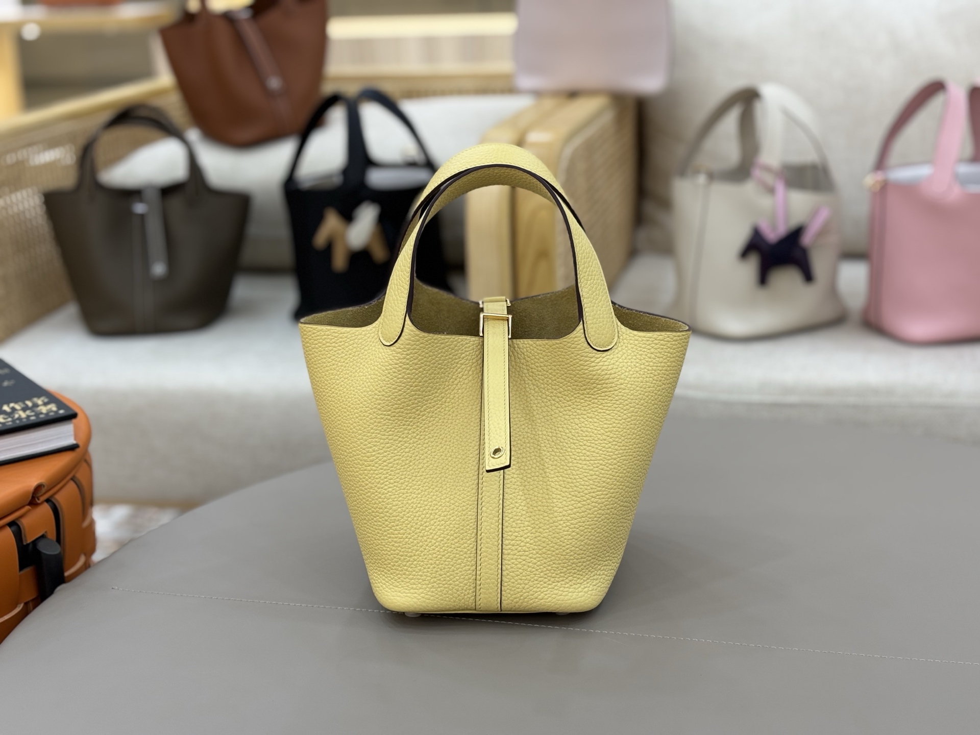 NO:698277,Vegetable basket icotin...18cm imported TC leather chick gold buckle wax thread hand sewing Hermes, Hermes, hermes, gold, Hermes,19860909菜篮子icotin...18cm 进口TC皮 小鸡黄金扣 蜡线手缝 爱马仕,爱马仕,hermes,gold,Hermes,,Bag