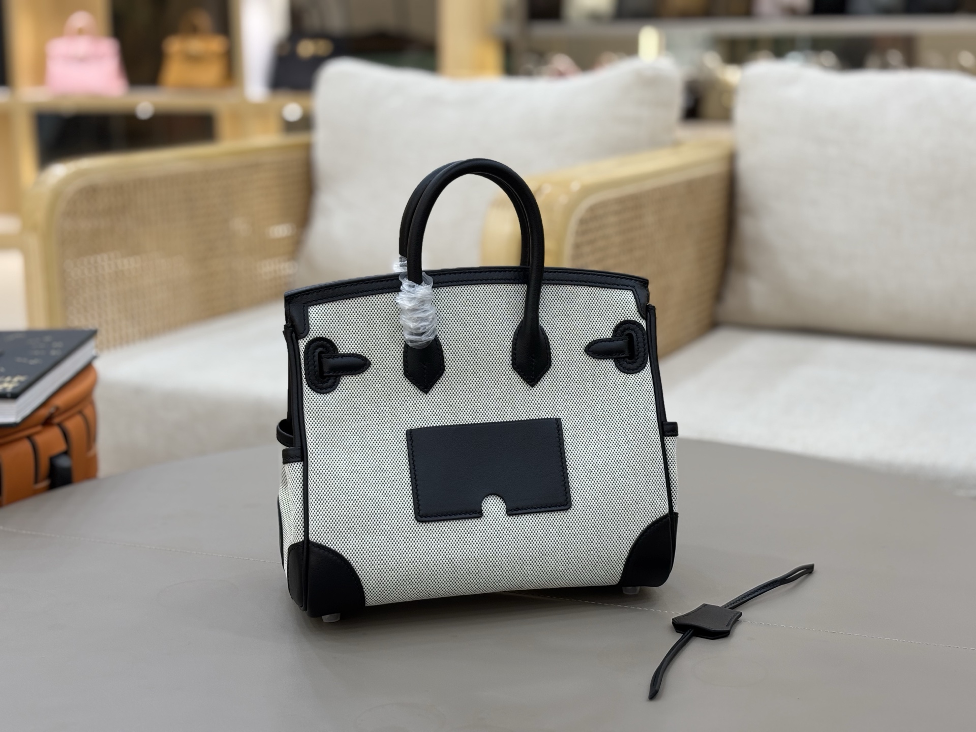 Hermes Cargo Ecru Black canvas and leather 25cm everyday