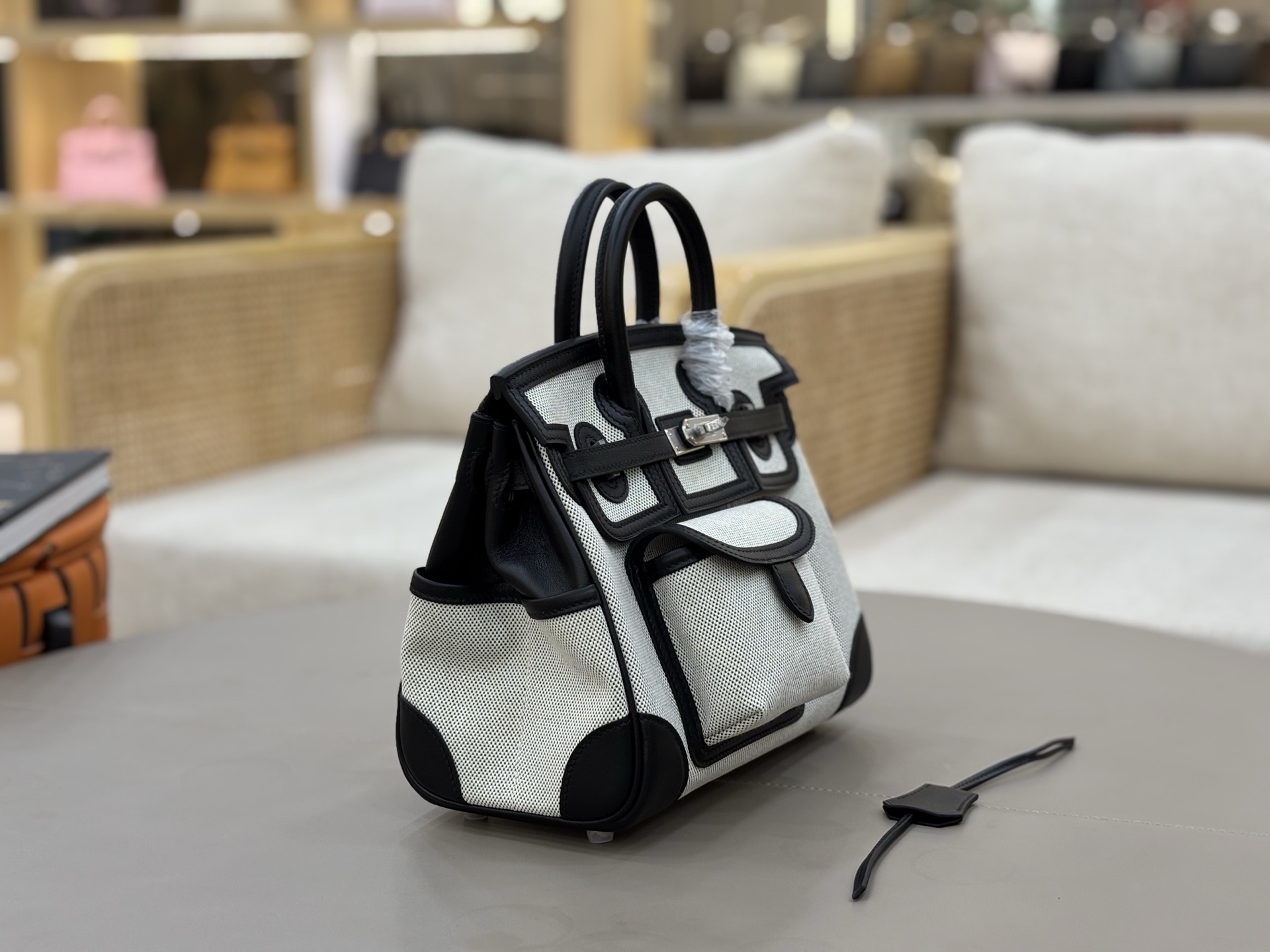 Hermes Cargo Ecru Black canvas and leather 25cm everyday