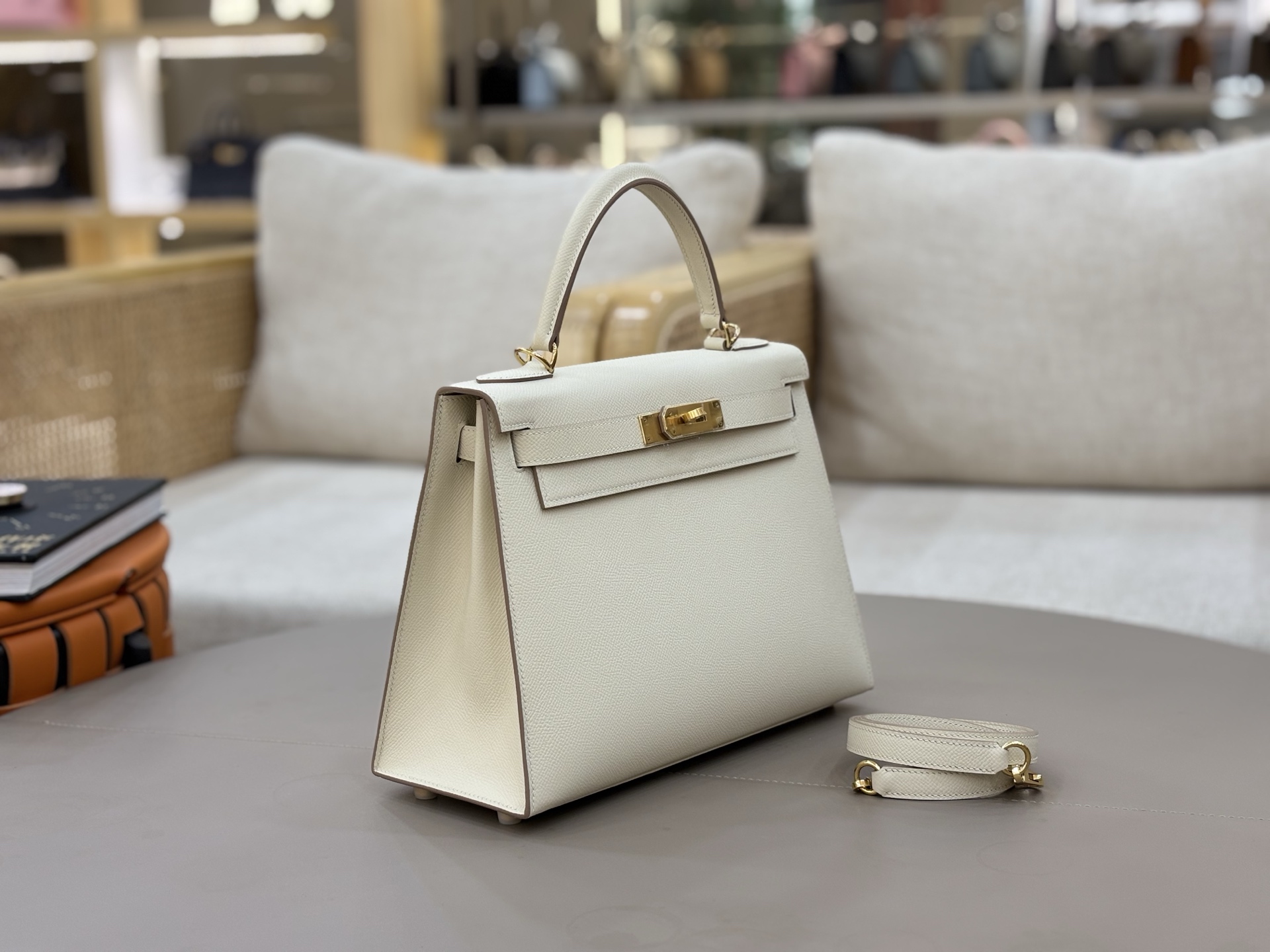 NO:698483,Fully handmade Kelly 28/25 outer seam, imported Esom leather, milkshake platinum buckle, ready stock ~, Hermes, hermes, Hermes,19860909全手工Kelly 28/25外缝 进口Esom皮 奶昔白金扣 现货～,爱马仕,hermes,Hermes,,Bag