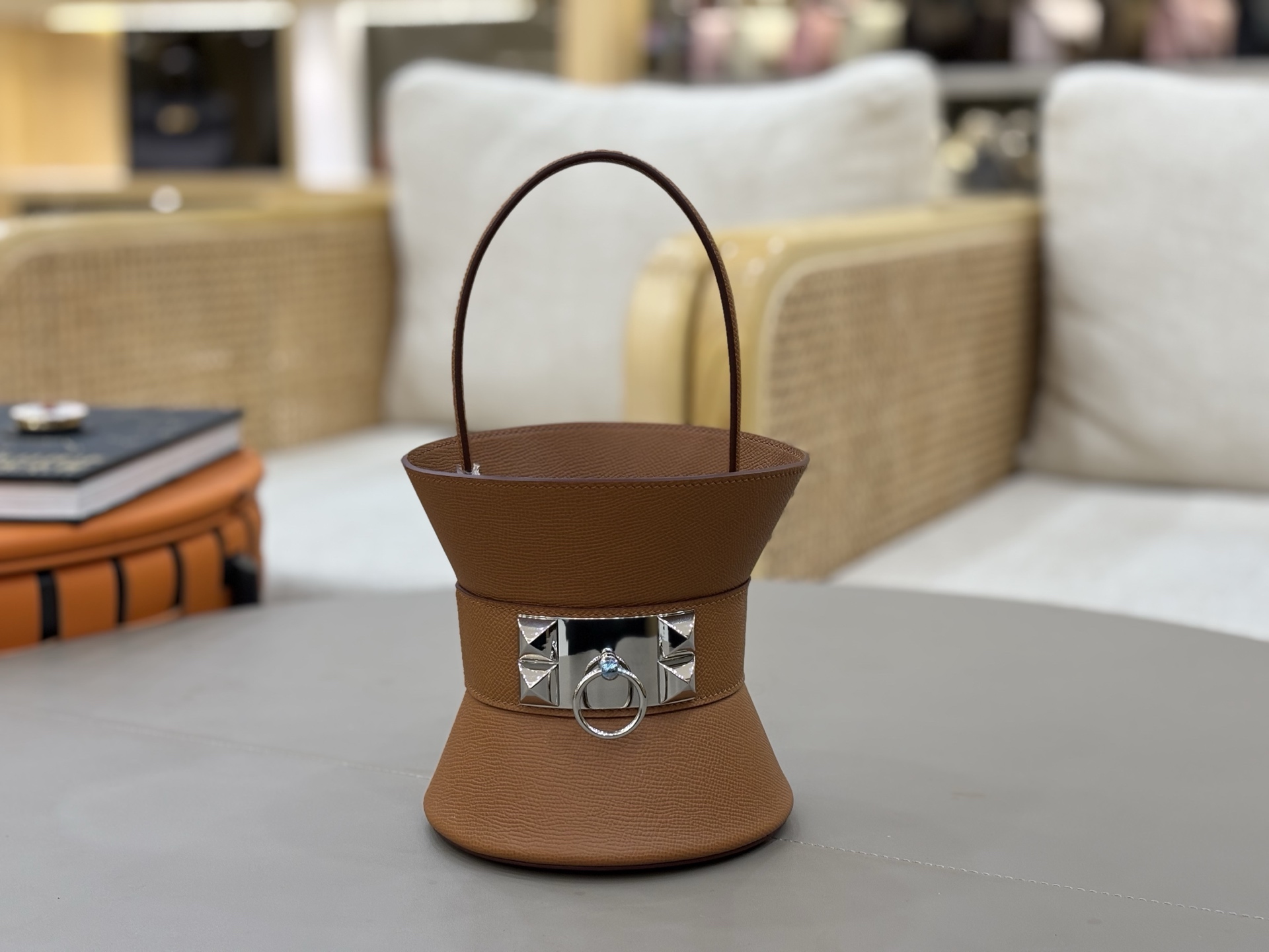 NO:698382,Catwalk style Mini Modor small handbag (small waist) Epsom leather, hand-waxed sewing, all-steel hardware, Hermes, Hermes, Hermes,19860909走秀款 Mini Modor 小提包（小蛮腰） Epsom 皮 手工蜡线缝制 全钢五金,爱马仕,hermes,Hermes,,Bag