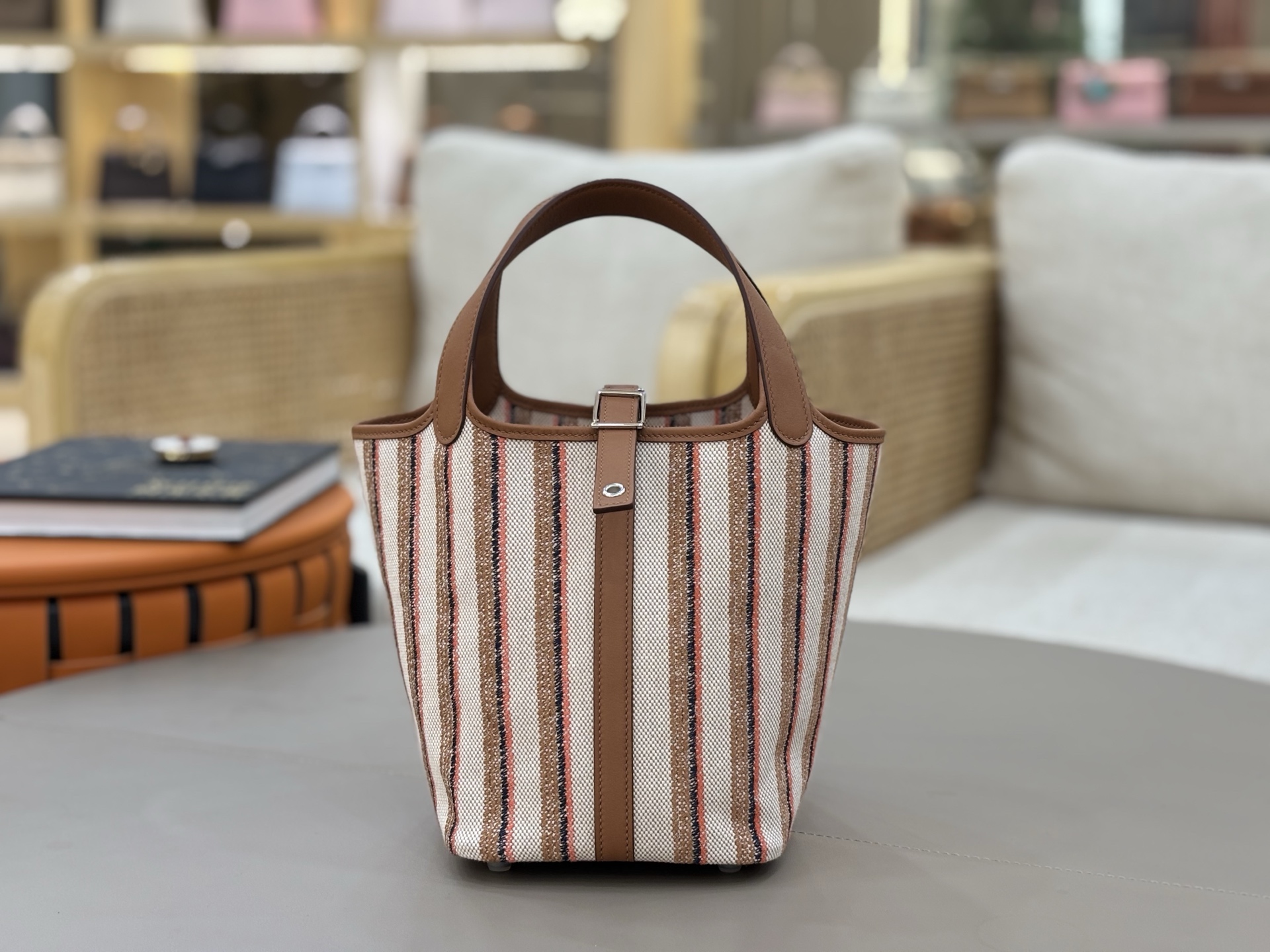 Striped Embroidered Bucket Bag, Gold Brown, Trendy 2025 Design, Cute Style 1 i1750080892974 7357 0 0
