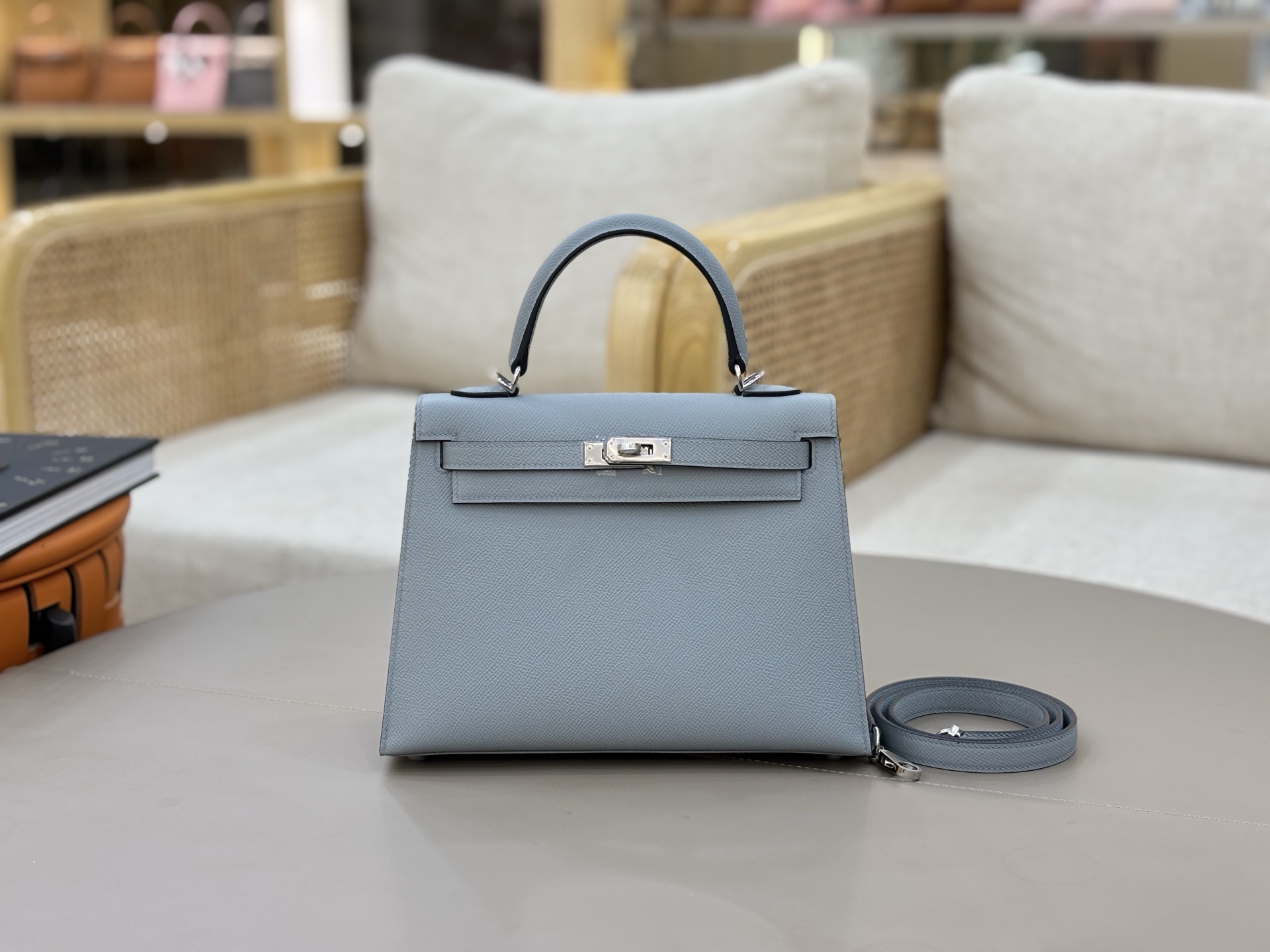 NO:698476,Fully handmade Kelly 25 outer seam, imported Esom leather, linen blue silver buckle, ready stock ~, Hermes, hermes, Hermes,19860909全手工Kelly 25外缝 进口Esom皮 亚麻蓝银扣 现货～,爱马仕,hermes,Hermes,,Bag