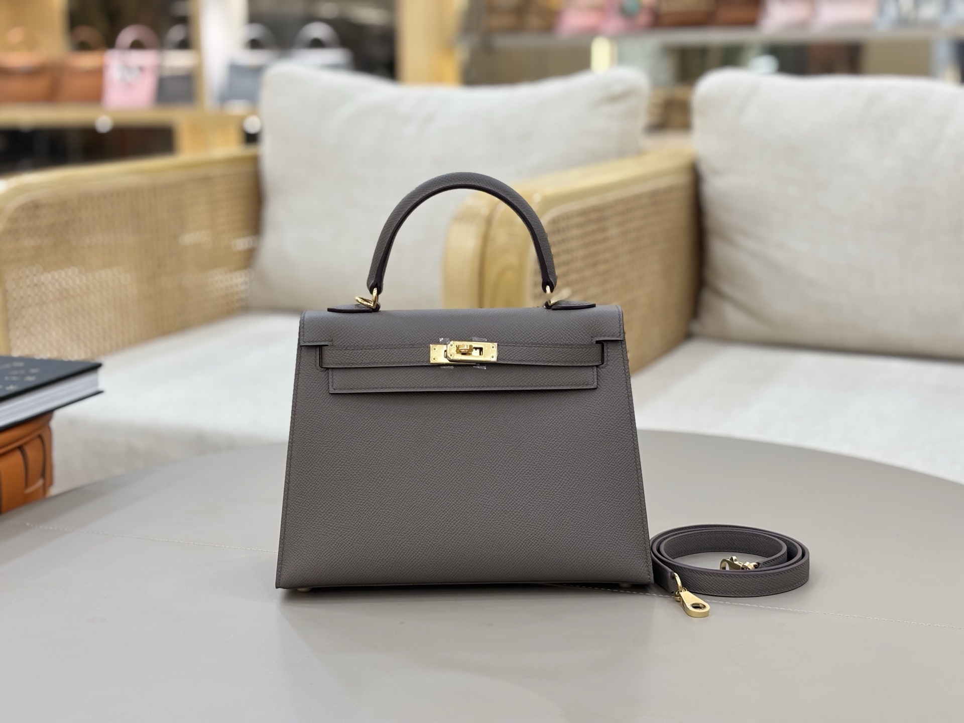 NO:698480,Fully handmade Kelly 25 outer seam, imported Esom leather, pewter gray gold buckle, ready stock ~, Hermes, hermes, Hermes,19860909全手工Kelly 25外缝 进口Esom皮 锡器灰金扣 现货～,爱马仕,hermes,Hermes,,Bag