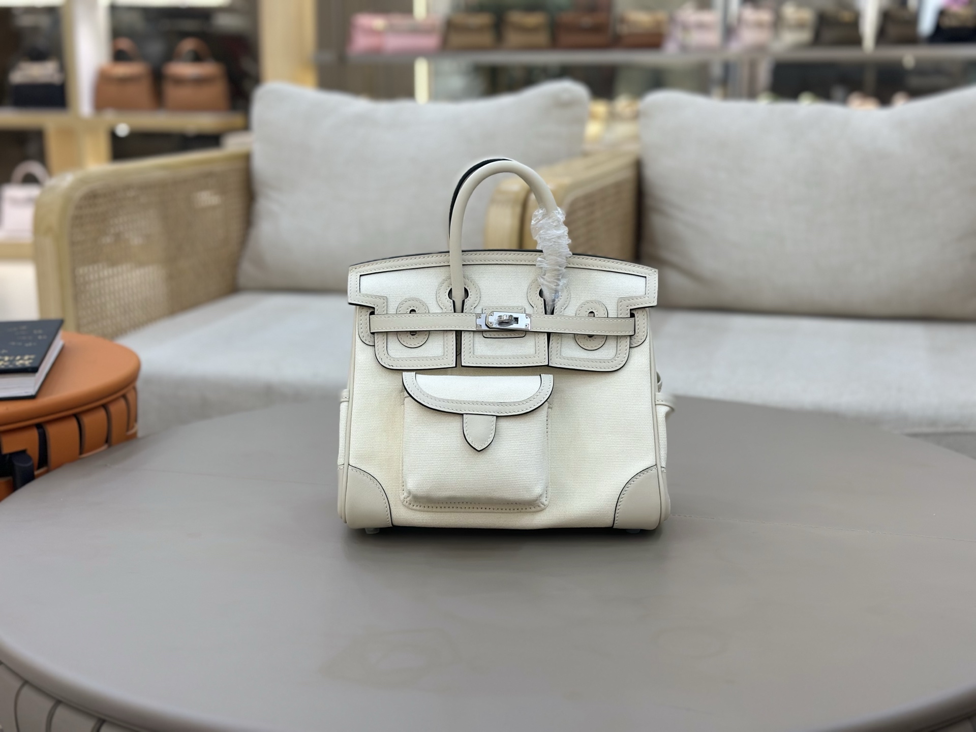 NO:700048,Cargo's new platinum 25CM. Handmade bag!  Wax thread hand sewing available from stock, cream white, Hermes, hermes, Hermes,19860909Cargo新款 铂金25CM. 手拎手工包！蜡线手缝 现货供应 奶油白,爱马仕,hermes,Hermes,,Bag