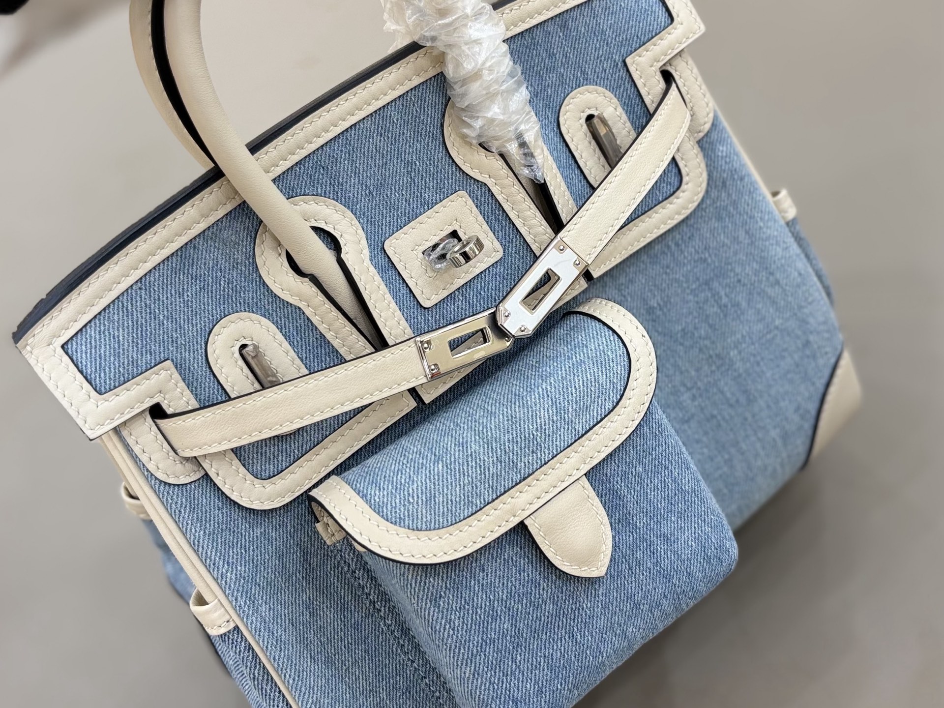 Hermes Cargo 25 Blue denim and beige 25cm handbag everyday