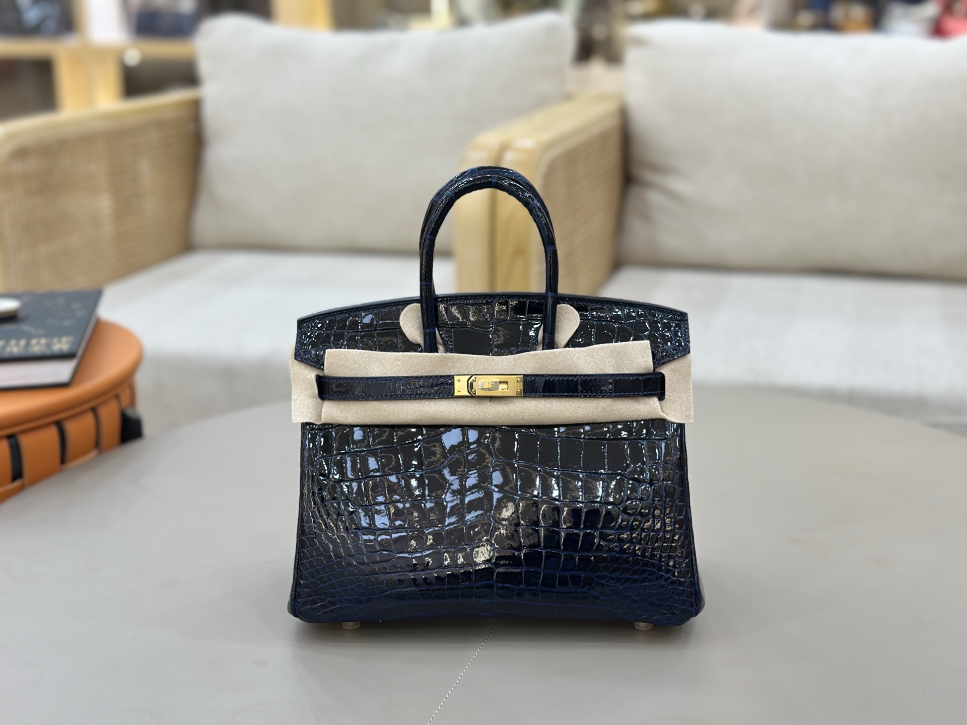 NO:699762,In stock BK25 midnight blue, high-gloss Nile crocodile skin platinum 25cm, full hand-stitched wax thread, all-steel hardware, lining goatskin, Hermes, hermes, sheepskin, crocodile skin, Hermes,19860909现货 BK25午夜蓝 高光尼罗鳄鱼皮铂金25cm 全手缝蜡线 全钢五金 内里山羊皮,爱马仕,hermes,sheepskin,crocodile skin,Hermes,,Bag