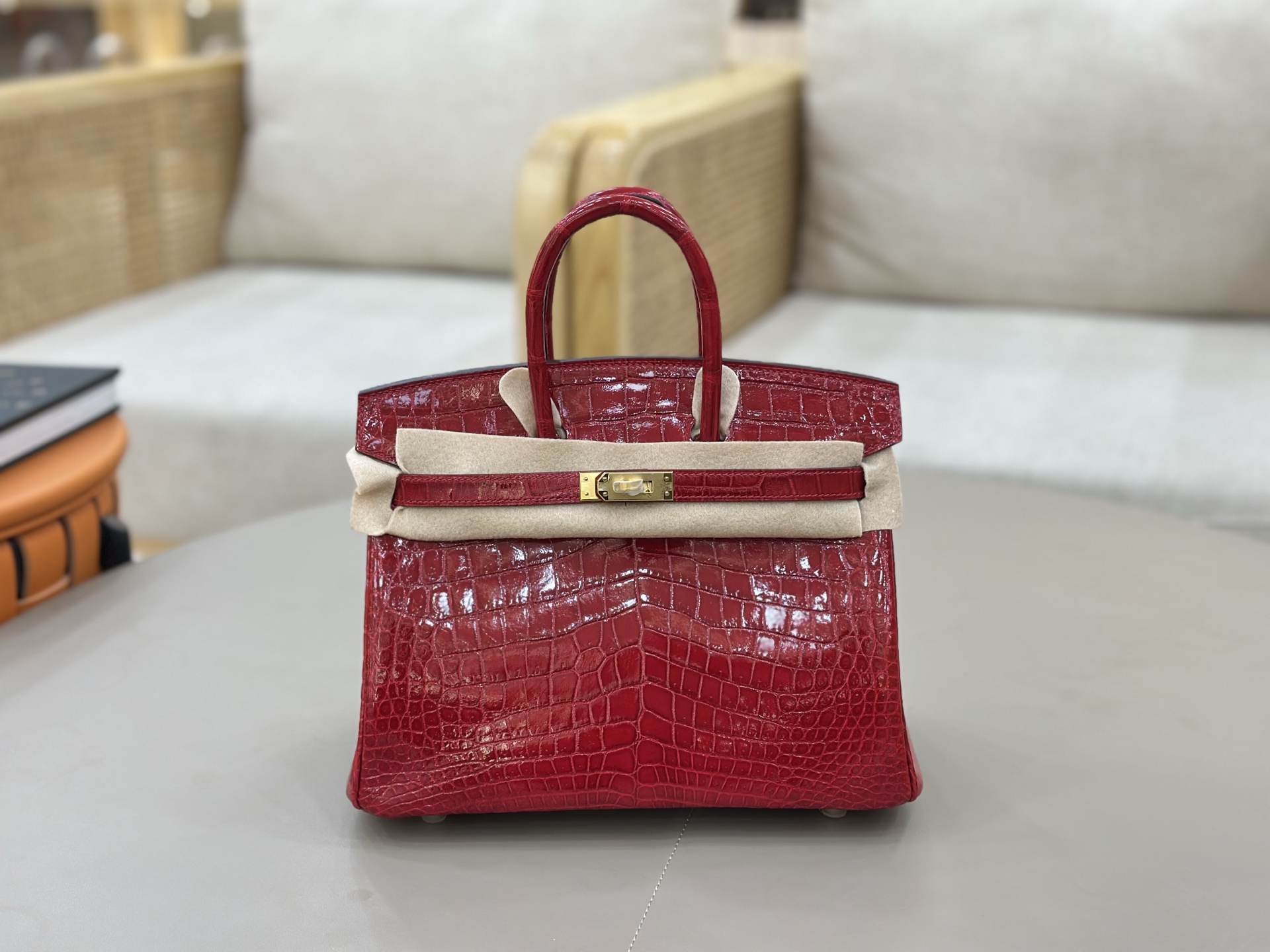 NO:699748,In stock BK25 high-gloss Nile crocodile skin platinum 25cm, full hand-stitched wax thread, all-steel hardware, lining goatskin, Hermes, hermes, sheepskin, crocodile skin, Hermes,19860909现货 BK25  高光尼罗鳄鱼皮铂金25cm 全手缝蜡线 全钢五金 内里山羊皮,爱马仕,hermes,sheepskin,crocodile skin,Hermes,,Bag