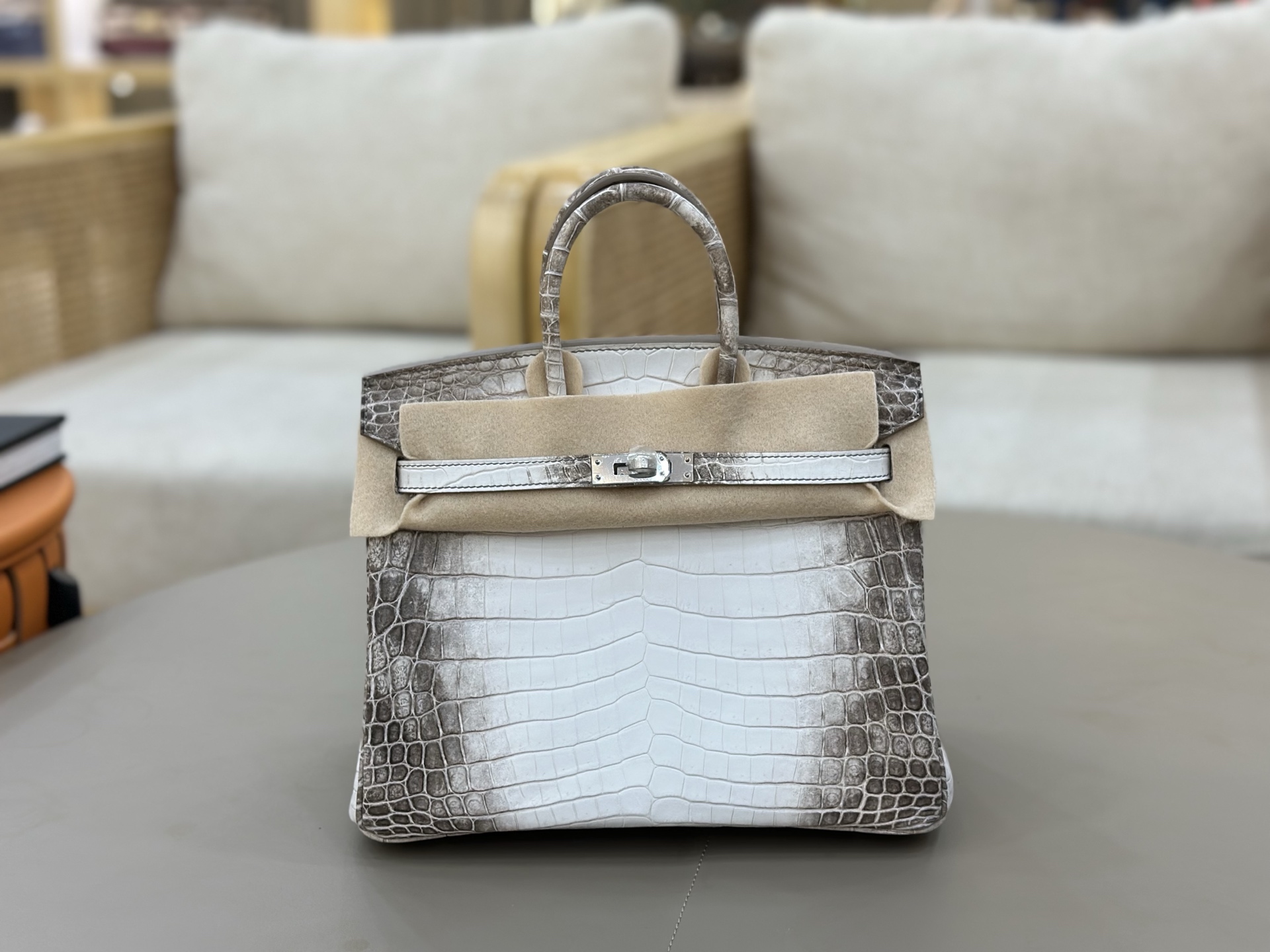 NO:699755,In stock BK25 Himalayan three Nile crocodile skins, platinum 25cm, full hand-stitched wax thread, all-steel hardware, lining goatskin, Hermes, hermes, sheepskin, crocodile skin, Hermes,19860909现货 BK25  喜马拉雅 三张尼罗鳄鱼皮 铂金25cm 全手缝蜡线 全钢五金 内里山羊皮,爱马仕,hermes,sheepskin,crocodile skin,Hermes,,Bag