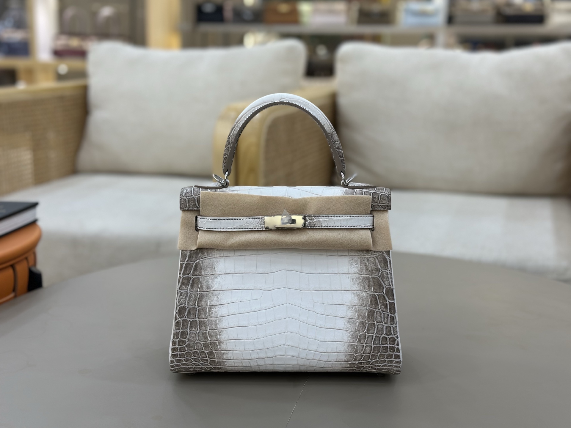 NO:699758,In stock KL25 Himalaya three Nile crocodile skins Kelly 25cm full hand-stitched wax thread all-steel hardware lining goatskin, Hermes, sheepskin, crocodile skin, Hermes,19860909现货 KL25 喜马拉雅 三张尼罗鳄鱼皮 凯利25cm 全手缝蜡线 全钢五金 内里山羊皮,爱马仕,hermes,sheepskin,crocodile skin,Hermes,,Bag