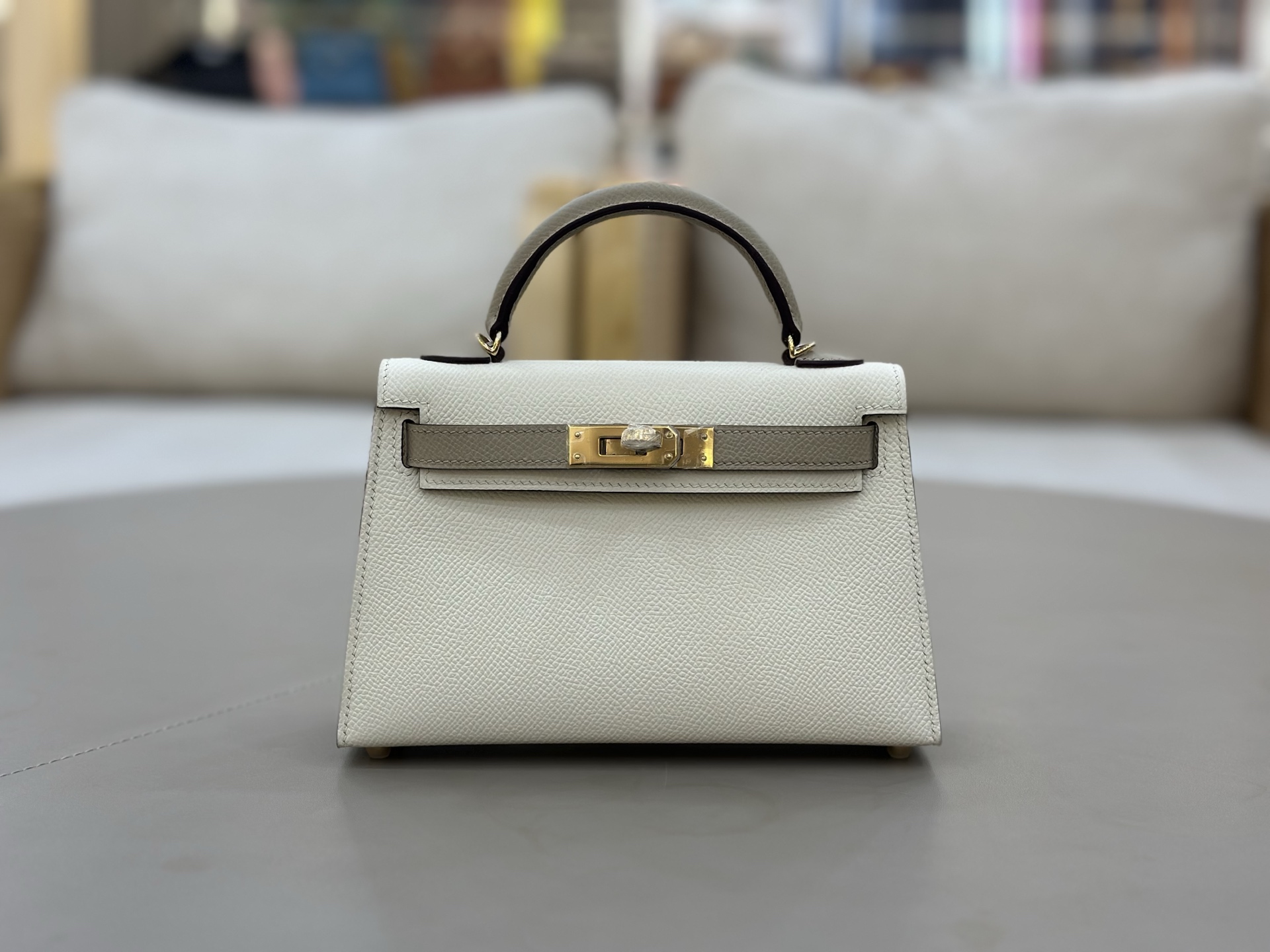 NO:700354,Second generation Mini Kelly 19cm Esom leather, milkshake white/asphalt gray, imported original leather, waxed thread, all-hand, all-steel hardware, hand-nailed, Hermes, hermes, Hermes,19860909二代Mini Kelly 19cm Esom皮 奶昔白/沥青灰 進口原廠皮 蠟線全手全鋼五金手打釘,爱马仕,hermes,Hermes,,Bag