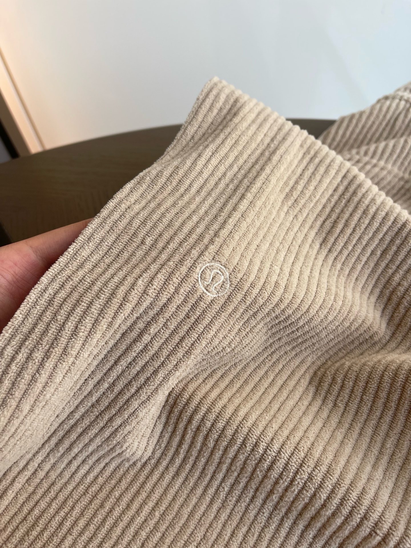 Lulu Leggings logo Lulu Leggings yoga