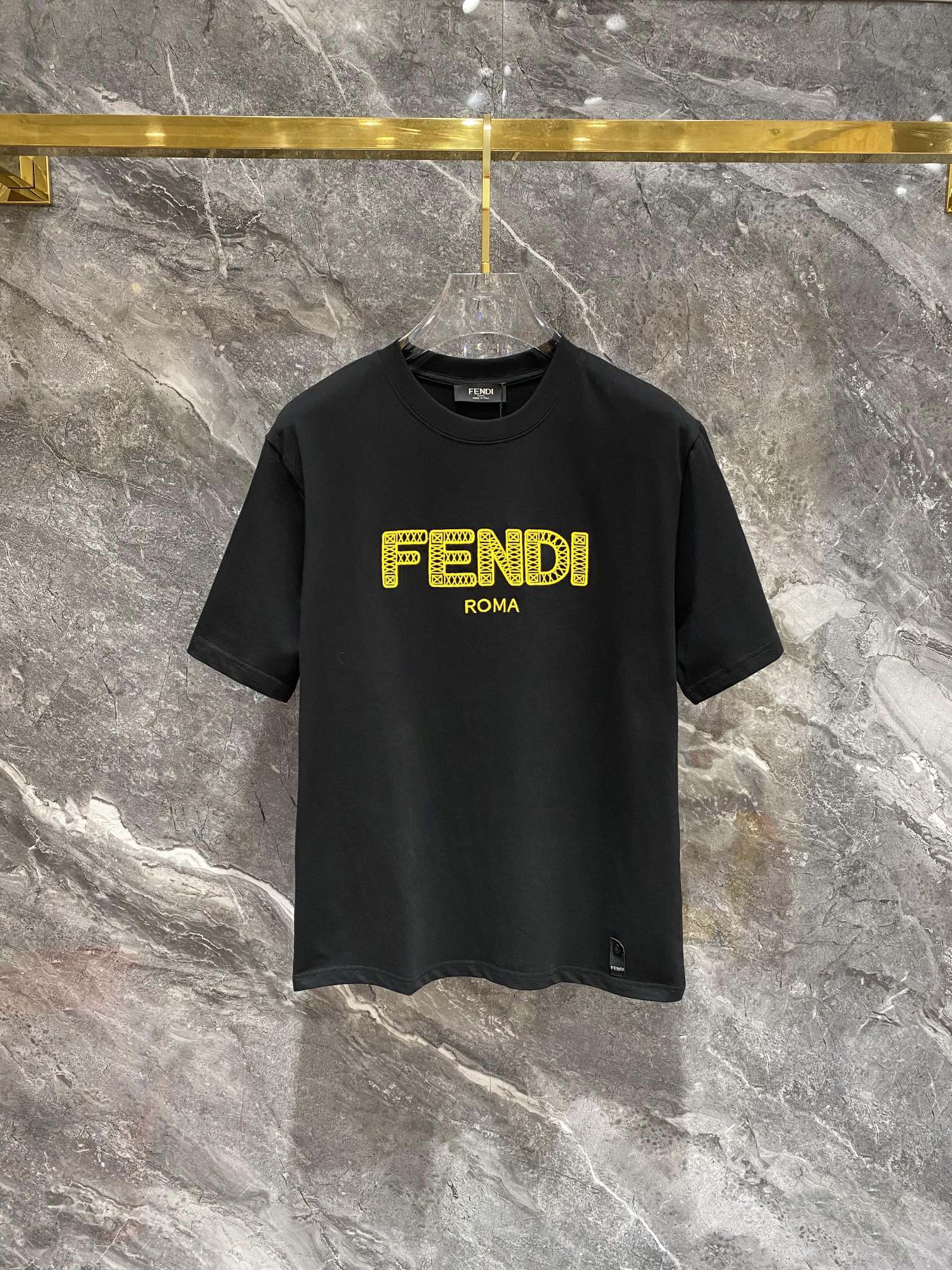 Fendi Kleding T-Shirt Zwart Wit Borduurwerk Katoen Fashion Korte mouw