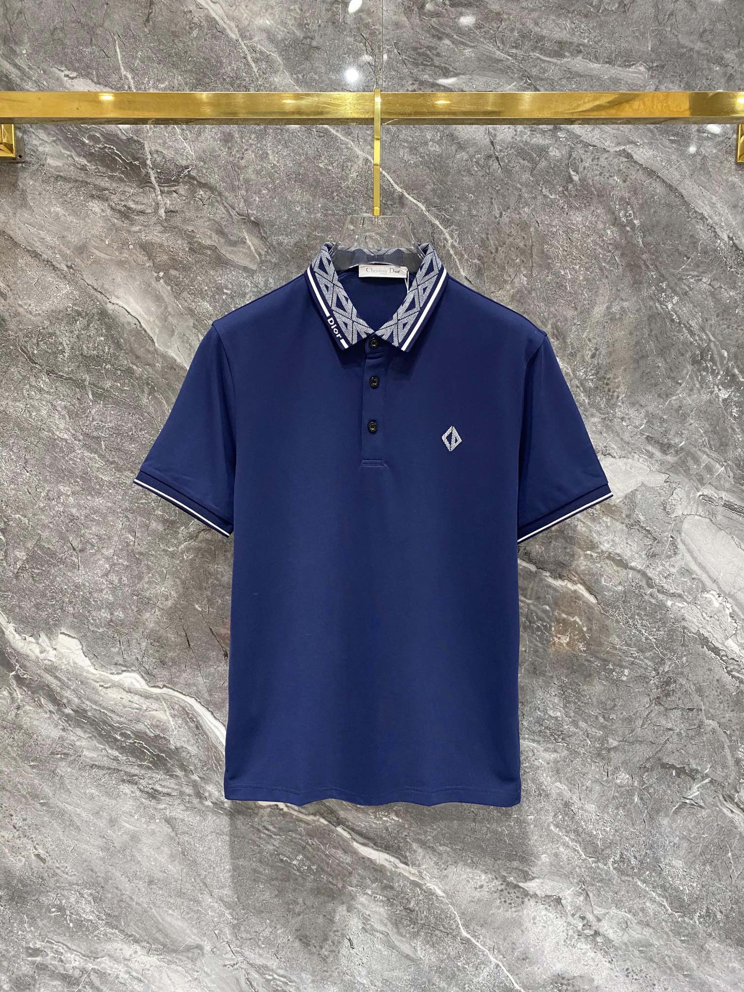 🔥 迪奥 Dior 菱形老花领刺绣短袖Polo衫📏 尺码：M-3XL💎 面料工艺甄选高支精梳珠地棉，触感