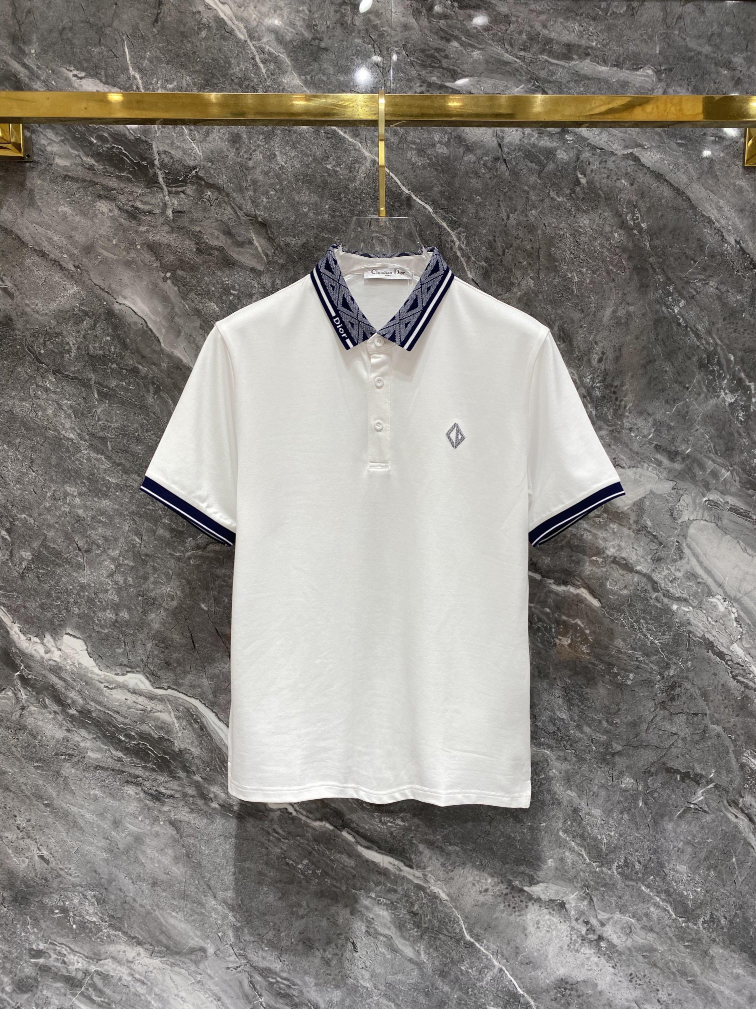 🔥 迪奥 Dior 菱形老花领刺绣短袖Polo衫📏 尺码：M-3XL💎 面料工艺甄选高支精梳珠地棉，触感