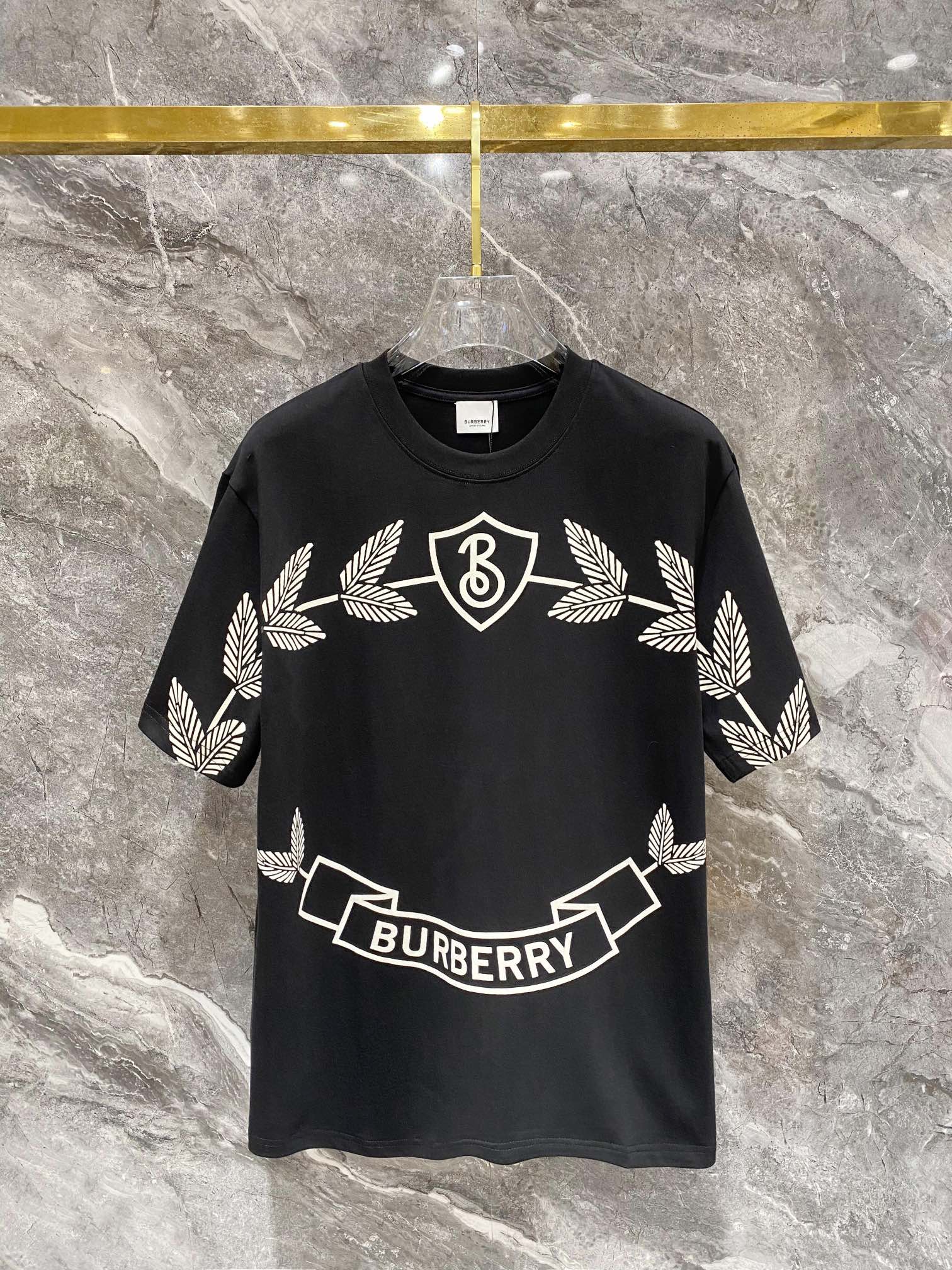 7 Sternesammlung
 Burberry Kleidung T-Shirt Beste Replik -Qualität
 Schwarz Weiß Drucken Baumwolle Fashion Kurzarm