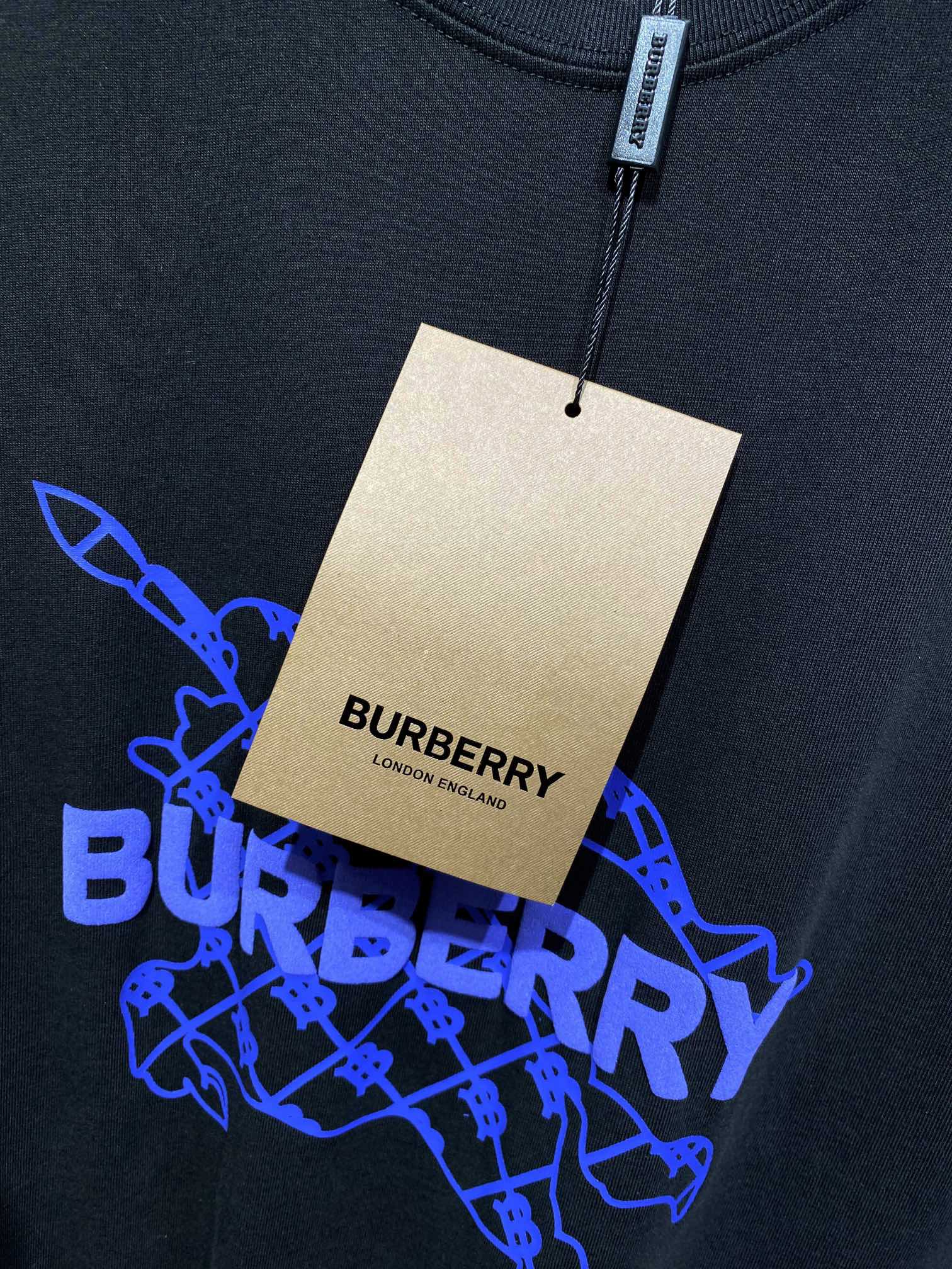 ssB家纯棉最新顶级面料最高版本胸前重工艺战马B印花图案BURBERRY字母植绒logo时尚简约潮流短袖