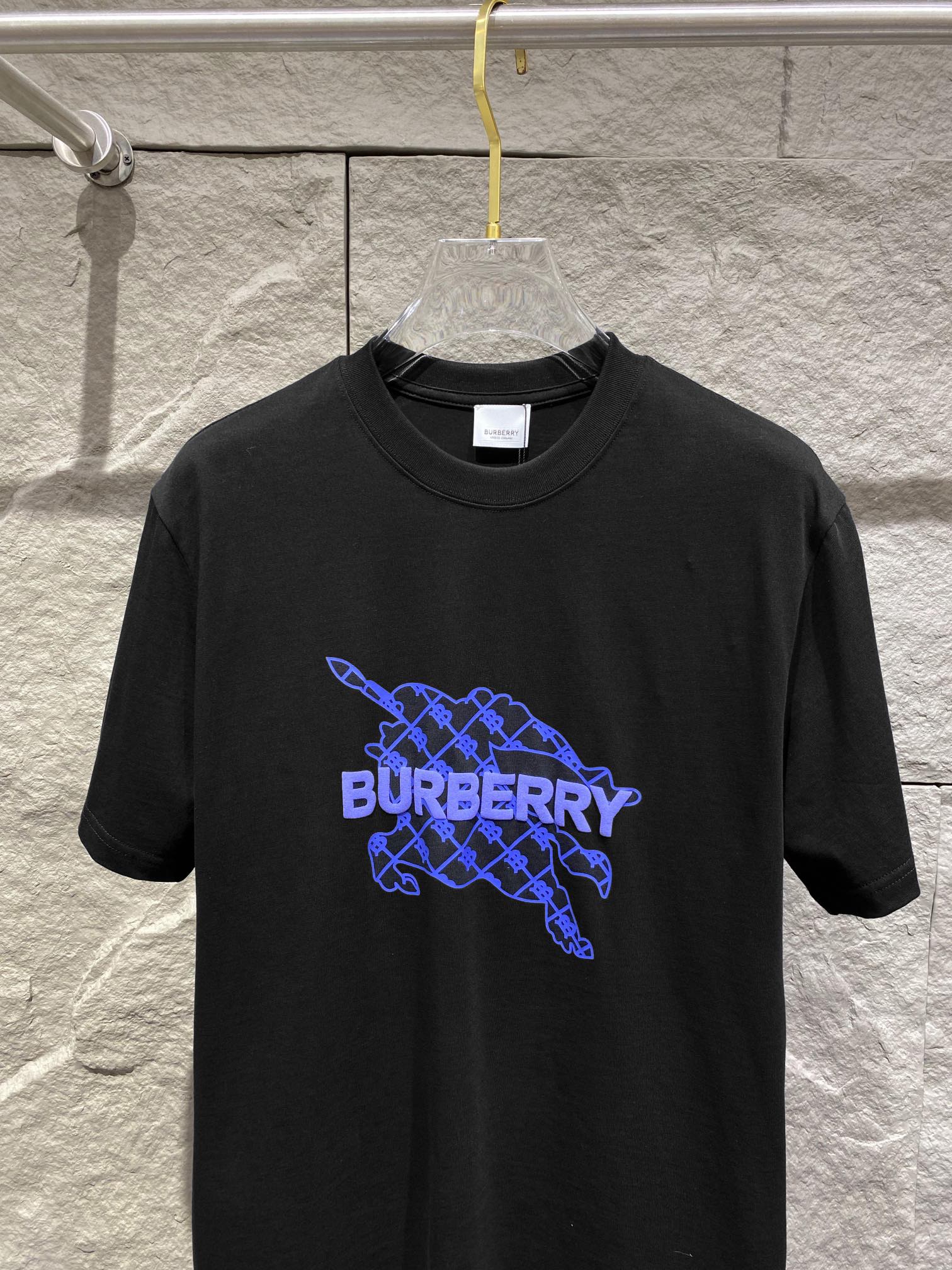 ssB家纯棉最新顶级面料最高版本胸前重工艺战马B印花图案BURBERRY字母植绒logo时尚简约潮流短袖