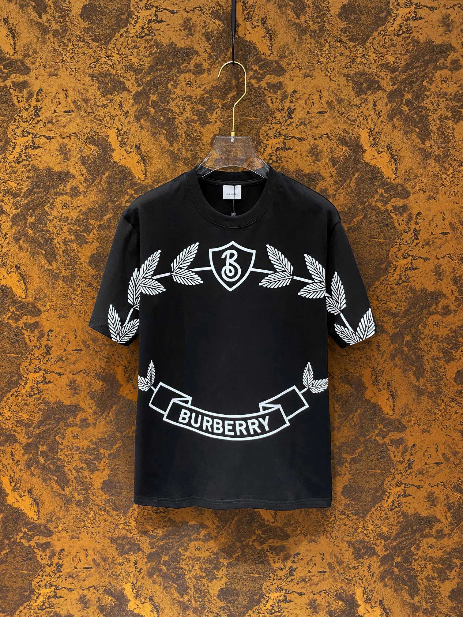 Burberry Kleding T-Shirt Beste groothandel replica
 Zwart Wit Afdrukken Katoen Fashion Korte mouw