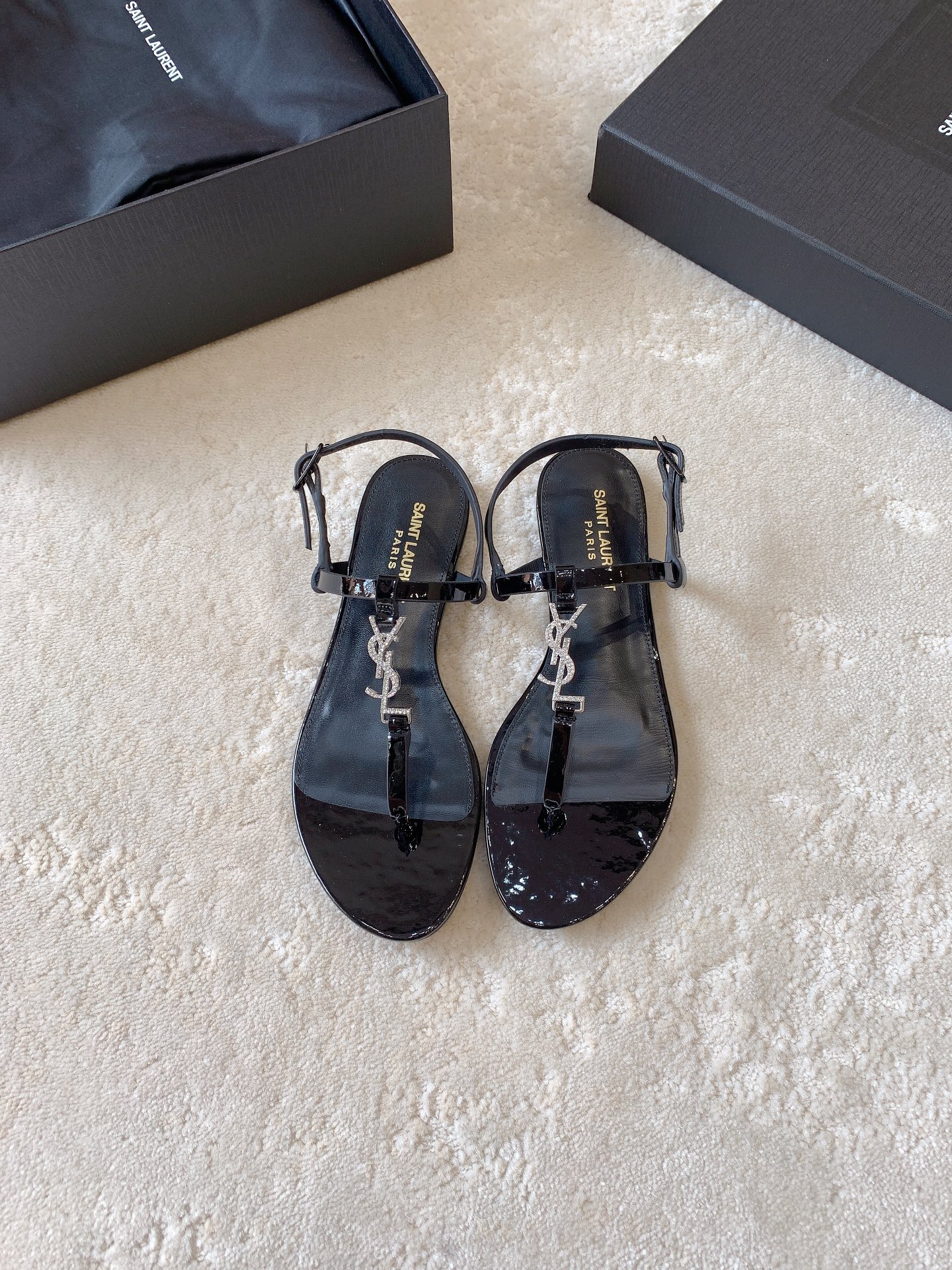 Yves Saint Laurent Zapatos Sandalias AAAA personalizar
 Negro Dermis Laca Piel de oveja