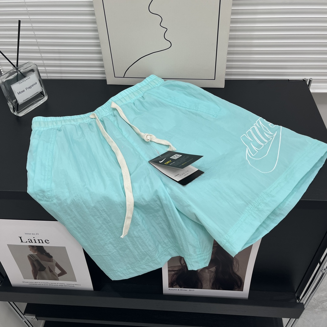 Nike Double-Layered Weave Shorts: Stylish Outdoor Fashion with Superior Quality - 图片 4