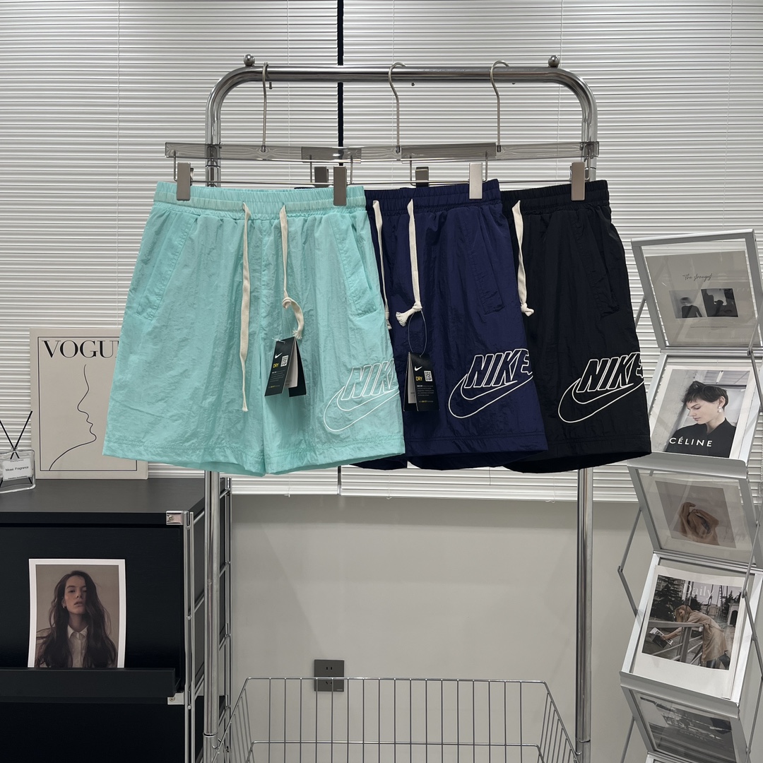 Nike Double-Layered Weave Shorts: Stylish Outdoor Fashion with Superior Quality - 图片 2