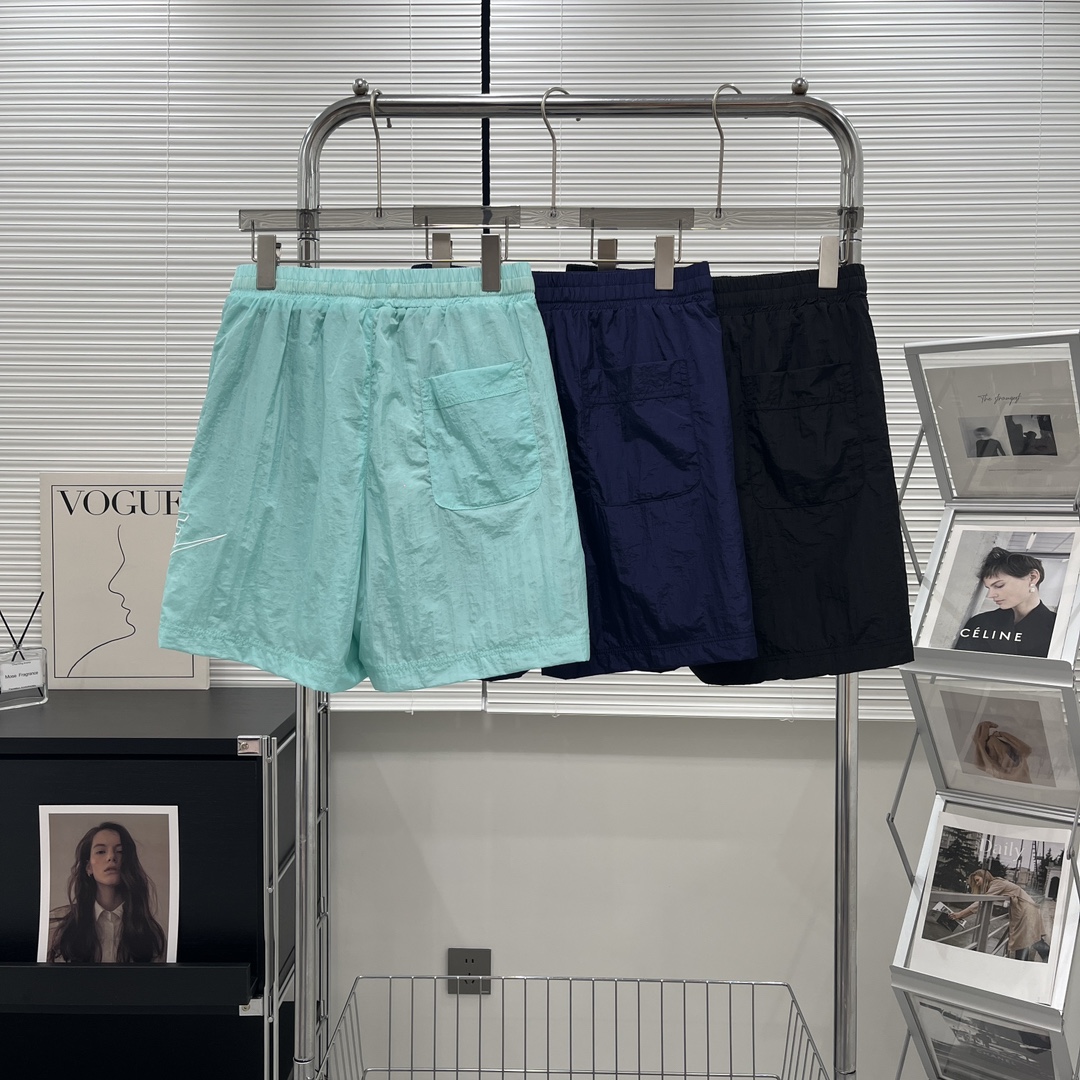 Nike Double-Layered Weave Shorts: Stylish Outdoor Fashion with Superior Quality - 图片 3
