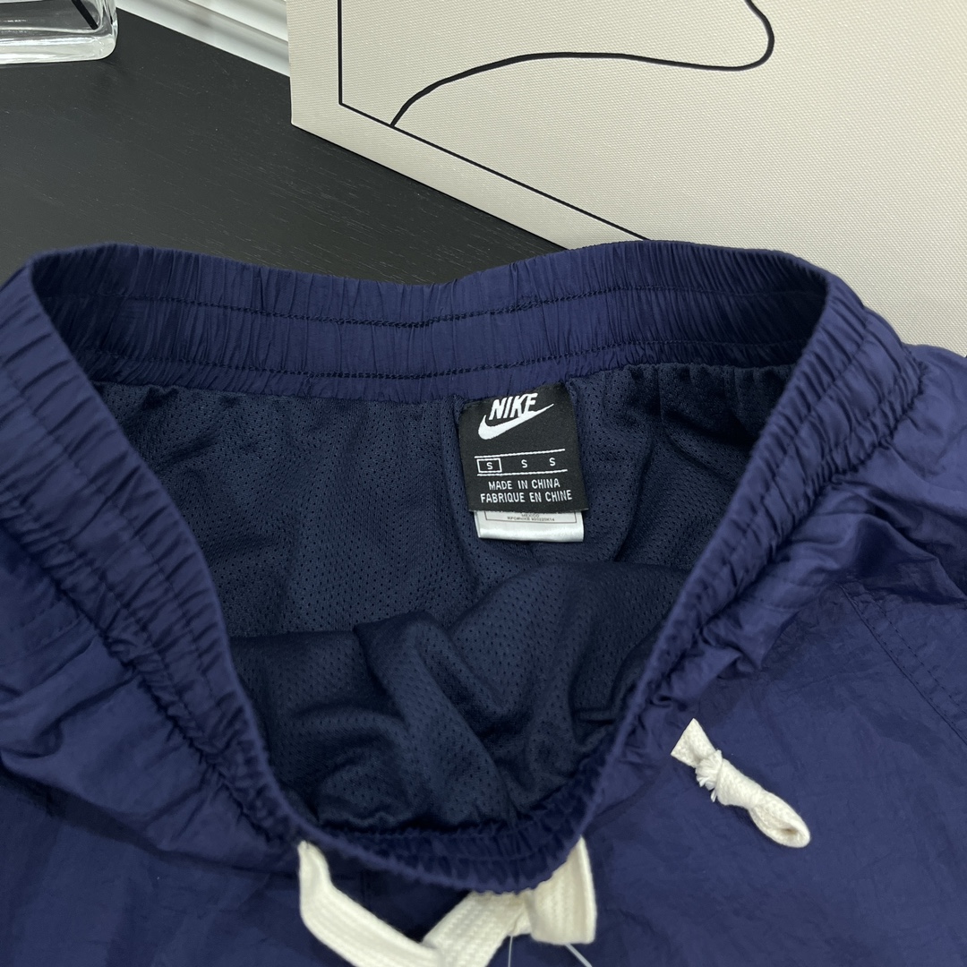 Nike Double-Layered Weave Shorts: Stylish Outdoor Fashion with Superior Quality - 图片 9