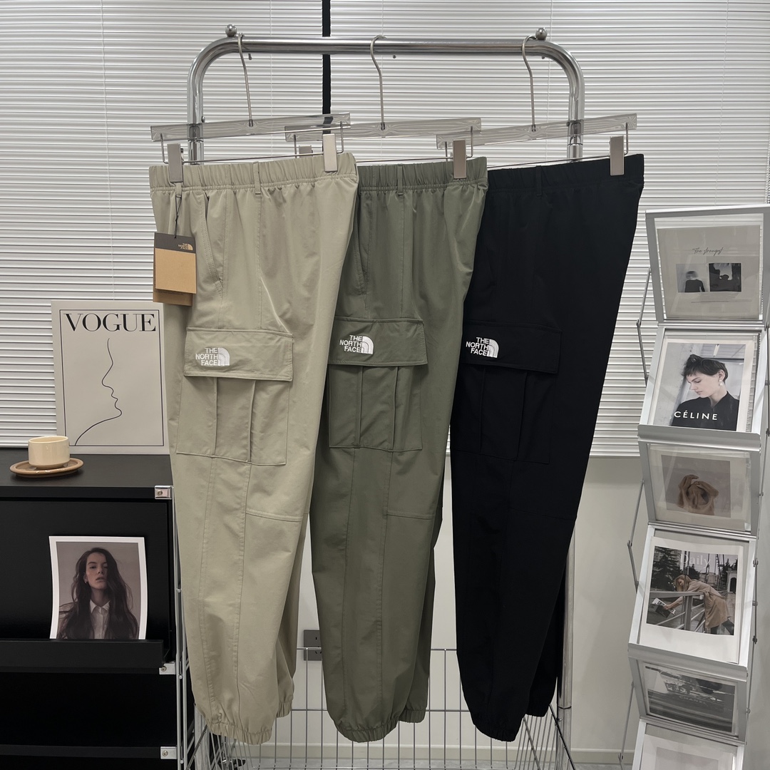Fall 2024 TNF Multi-Porter Pants: Functional and Stylish in Black/Green/Quasi - 图片 6