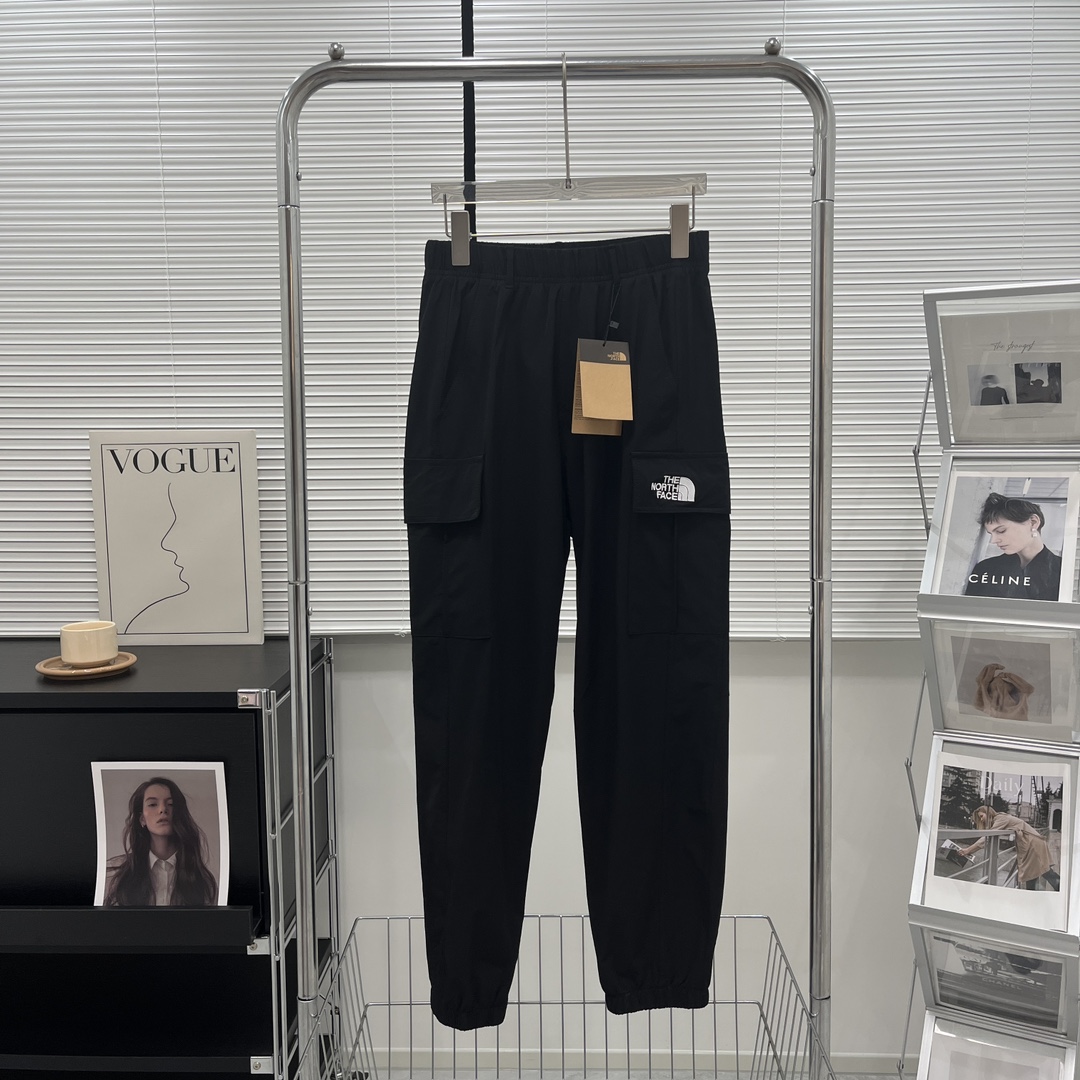 Fall 2024 TNF Multi-Porter Pants: Functional and Stylish in Black/Green/Quasi - 图片 4