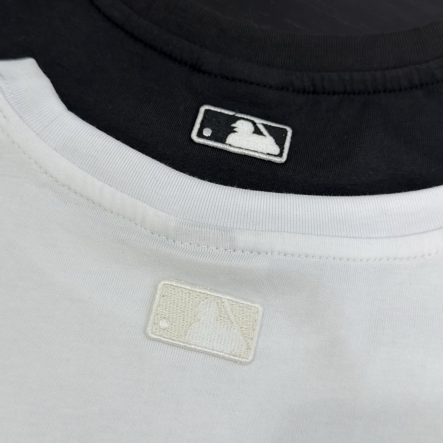 供货价:50💰『MLB刺绣篇』短版女款短袖,热销推选,原包装➕原吊牌 ✅情‮款侣‬小logo纯色短裤‬太时髦了‮休！‬闲、慵懒、舒适‮怎，‬么穿搭都‮看好‬！

✅25春季新‮小款‬标刺绣‮袖短‬，纯色短T常‮树青‬，穿个十‮也年‬不过时的
