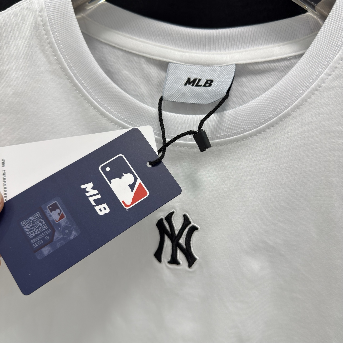 供货价:50💰『MLB刺绣篇』短版女款短袖,热销推选,原包装➕原吊牌 ✅情‮款侣‬小logo纯色短裤‬太时髦了‮休！‬闲、慵懒、舒适‮怎，‬么穿搭都‮看好‬！

✅25春季新‮小款‬标刺绣‮袖短‬，纯色短T常‮树青‬，穿个十‮也年‬不过时的
