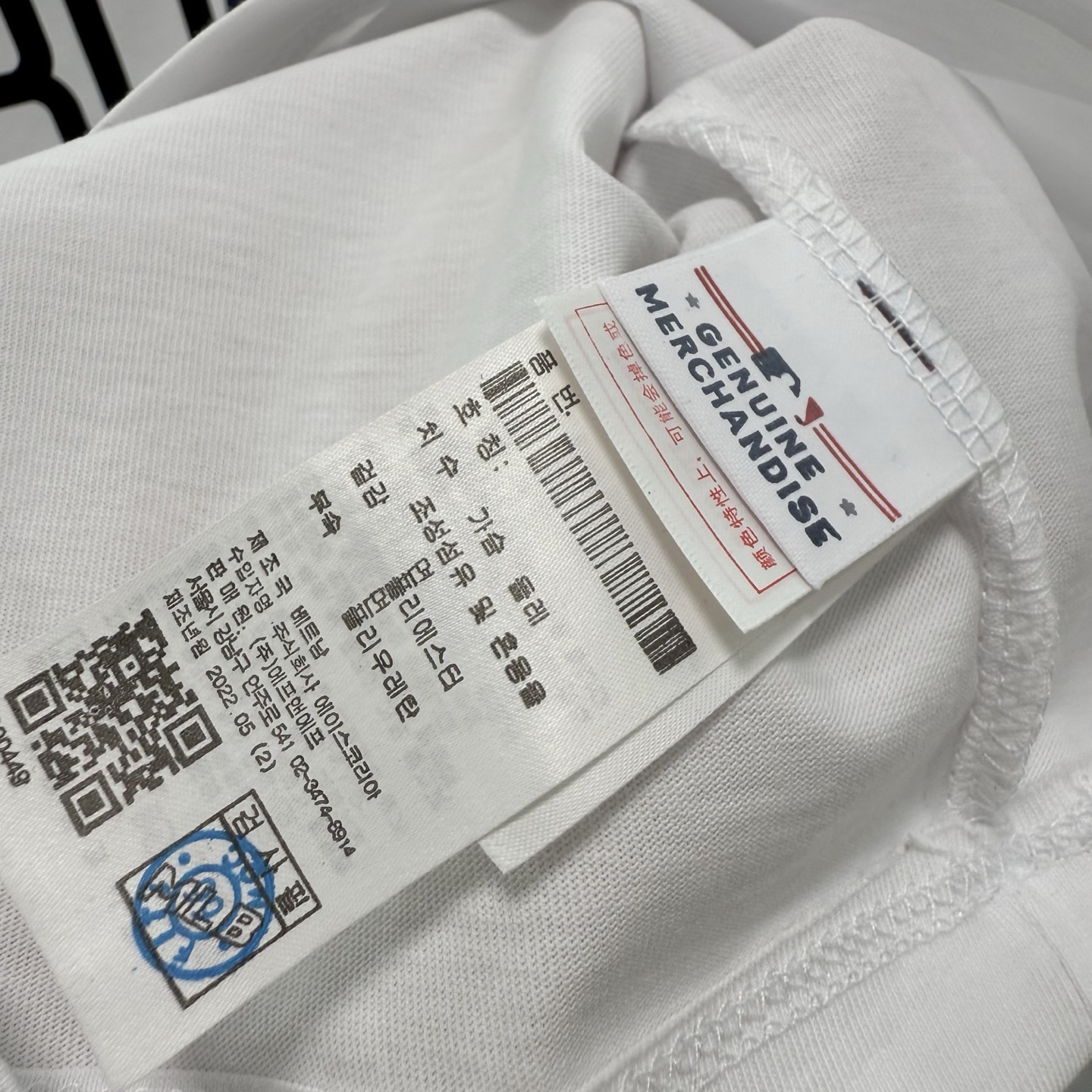 供货价:50💰『MLB刺绣篇』短版女款短袖,热销推选,原包装➕原吊牌 mlb美式字母印花短袖印花情侣款，定制定染宽松舒适，时髦的直很接的一款！ 印花干净漂亮好看，夏季穿搭，一件舒适有颜的值T恤！减龄必备单品！轻松打造夏日潮酷感，上身轻松拿捏，分分钟成为出街的焦点，⚠️ins/小红书 推爆的一款高人气，强烈推荐入手，上身效果超级好看，不挑人不挑身材随意百搭，男生女生都可以冲，搭配情侣装效果更佳。
