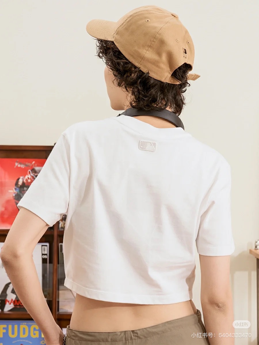 供货价:50💰『MLB刺绣篇』短版女款短袖,热销推选,原包装➕原吊牌 1:1官网复刻版本
MLB官方 女款T恤系列刺绣短袖宽松休闲短款潮25 春夏新款

