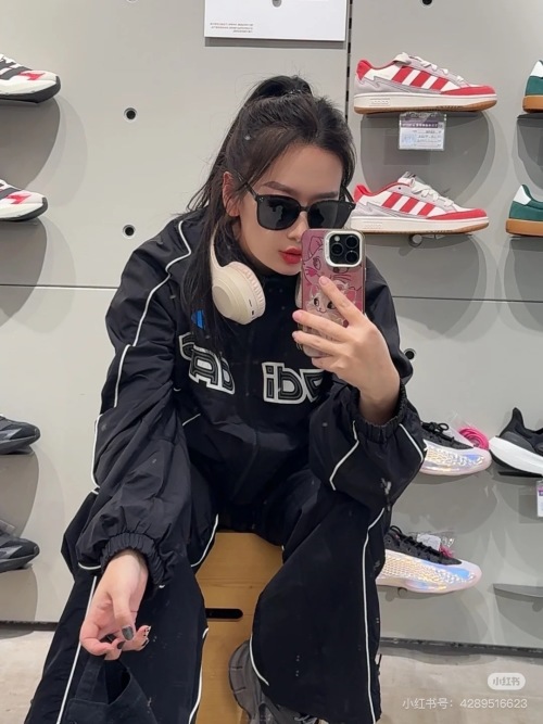 Adidas Originals Superstar Motorcycle Tracksuit - Retro Chic, Lightweight Fabric 1 Adidas Originals Superstar Motorcycle Tracksuit - Retro Chic, Lightweight Fabric