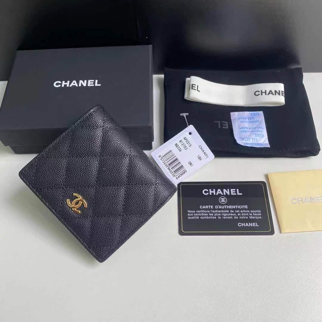 新品️️️对折短钱包到货这类钱包比较实用卡位多还有长隔层款号0315尺寸12x12x3cm