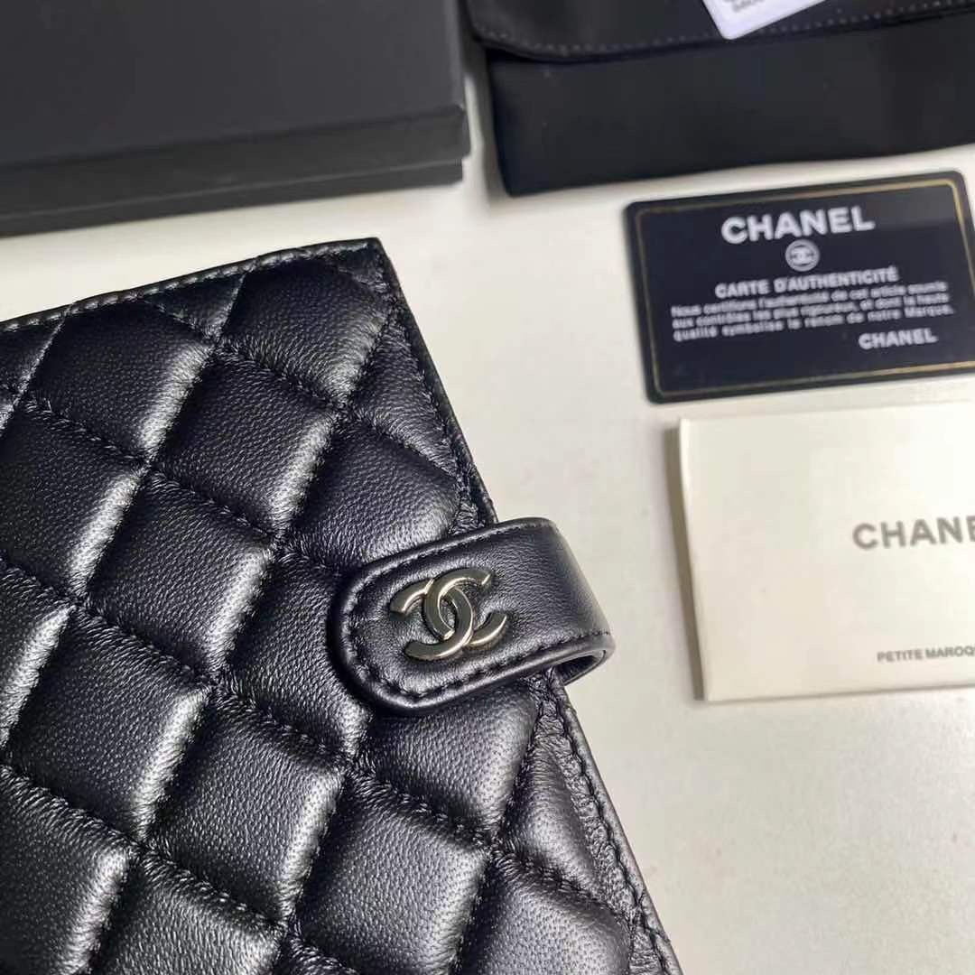 Chanel 新品 小香 多功能护照夹 这款设计以后也可能进入 系列 款号A3658