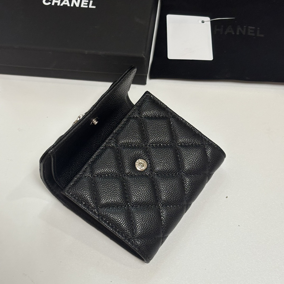 Chanel 升级版新品三折钱包 菱格纹路 .细节美到淋漓尽致、款号AP10101尺寸：10.5×11.5×3cm