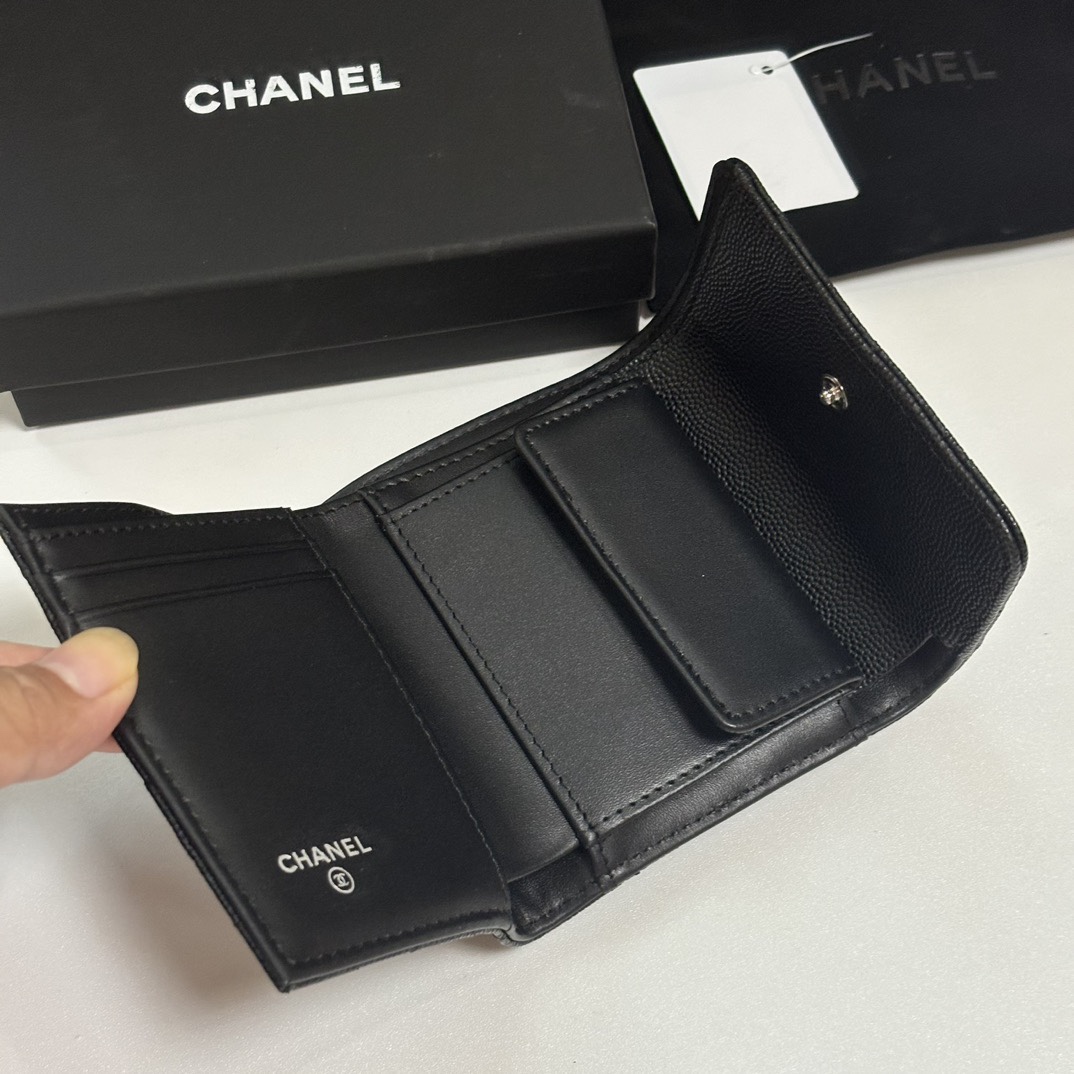 Chanel 升级版新品三折钱包 菱格纹路 .细节美到淋漓尽致、款号AP10101尺寸：10.5×11.5×3cm