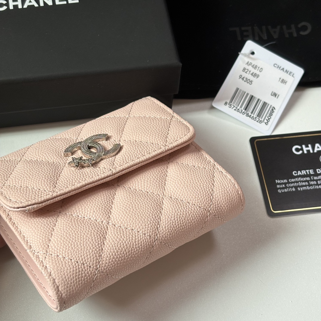 Chanel 升级版新品三折钱包 菱格纹路 .细节美到淋漓尽致、款号AP10101尺寸：10.5×11.5×3cm